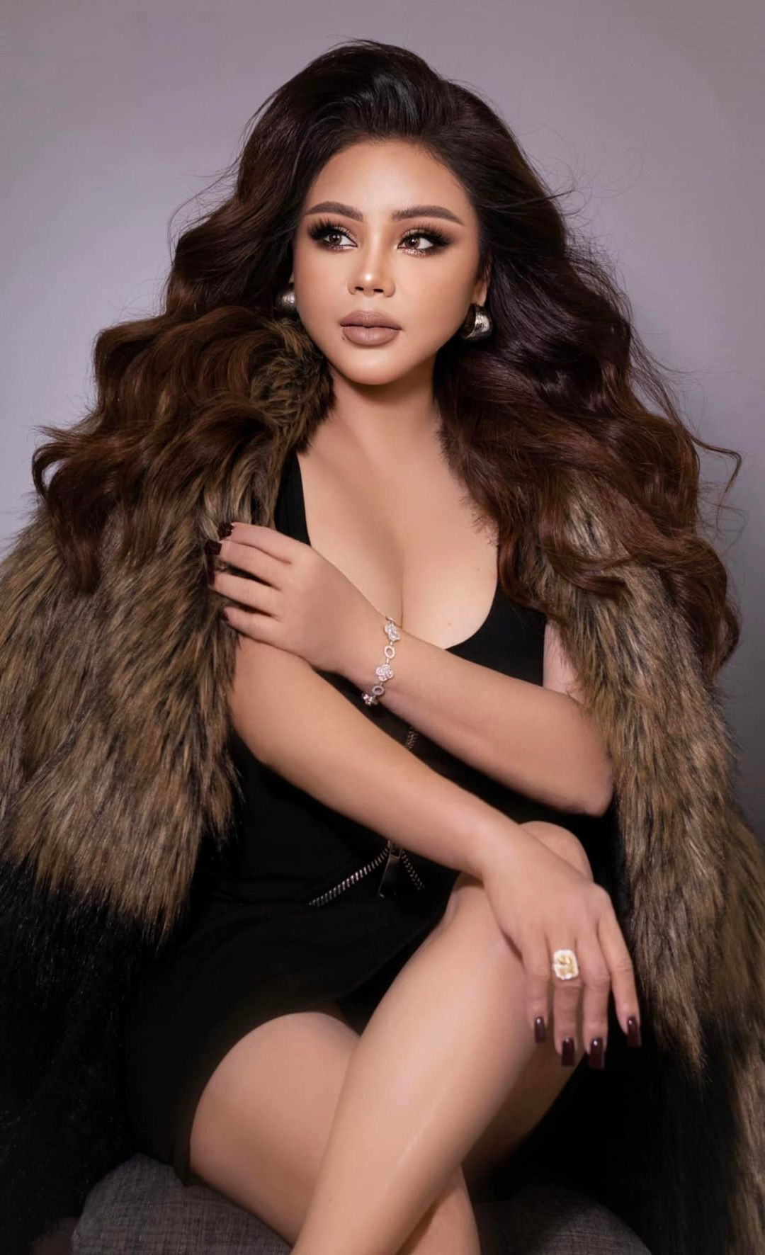 Sao Việt 24/8: Mai Phương Thuý lạ lẫm, Lê Giang muốn thi Hoa hậu - 2