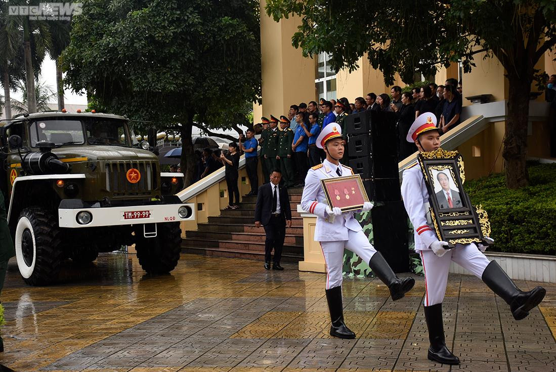 Tiễn đưa Phó Thủ tướng Lê Văn Thành về nơi an nghỉ cuối cùng - 7