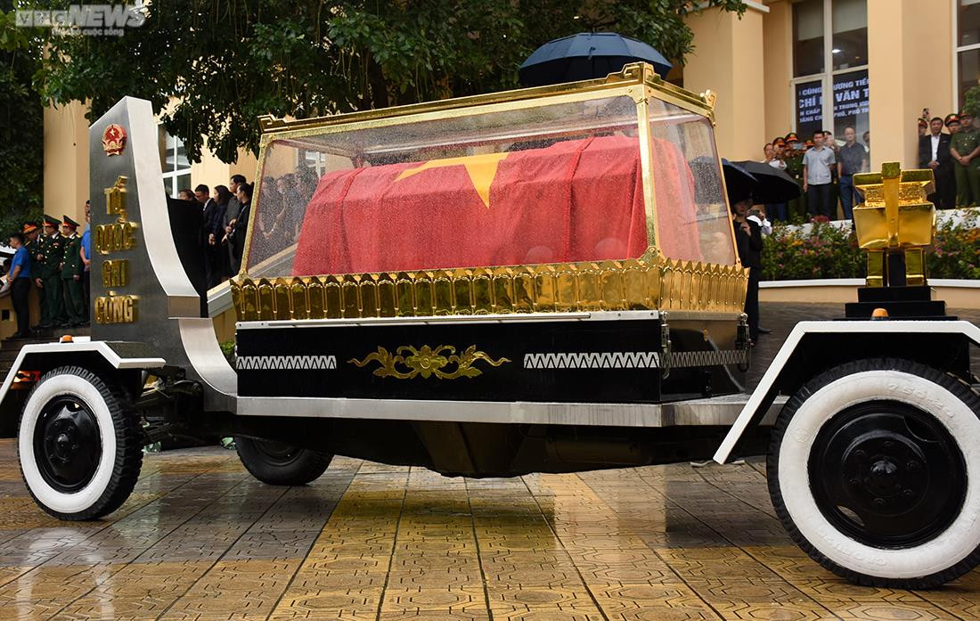 Tiễn đưa Phó Thủ tướng Lê Văn Thành về nơi an nghỉ cuối cùng - 8