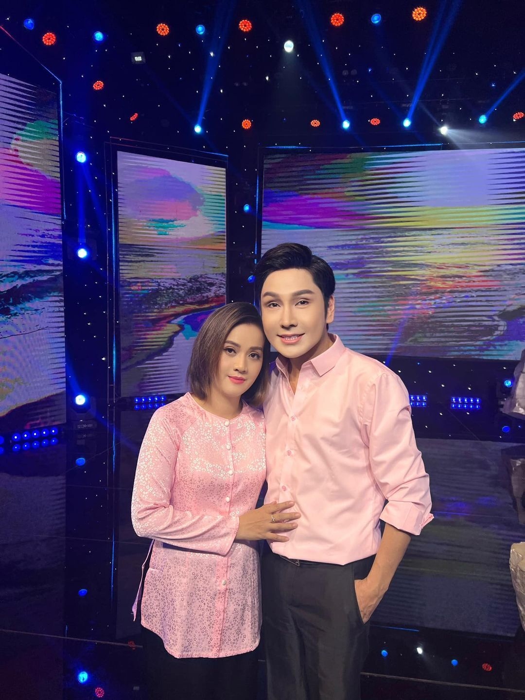 Sao Việt 28/8: Con gái Vũ Linh lấn sân showbiz, Quang Lê xây nhà mới ở Mỹ - 2