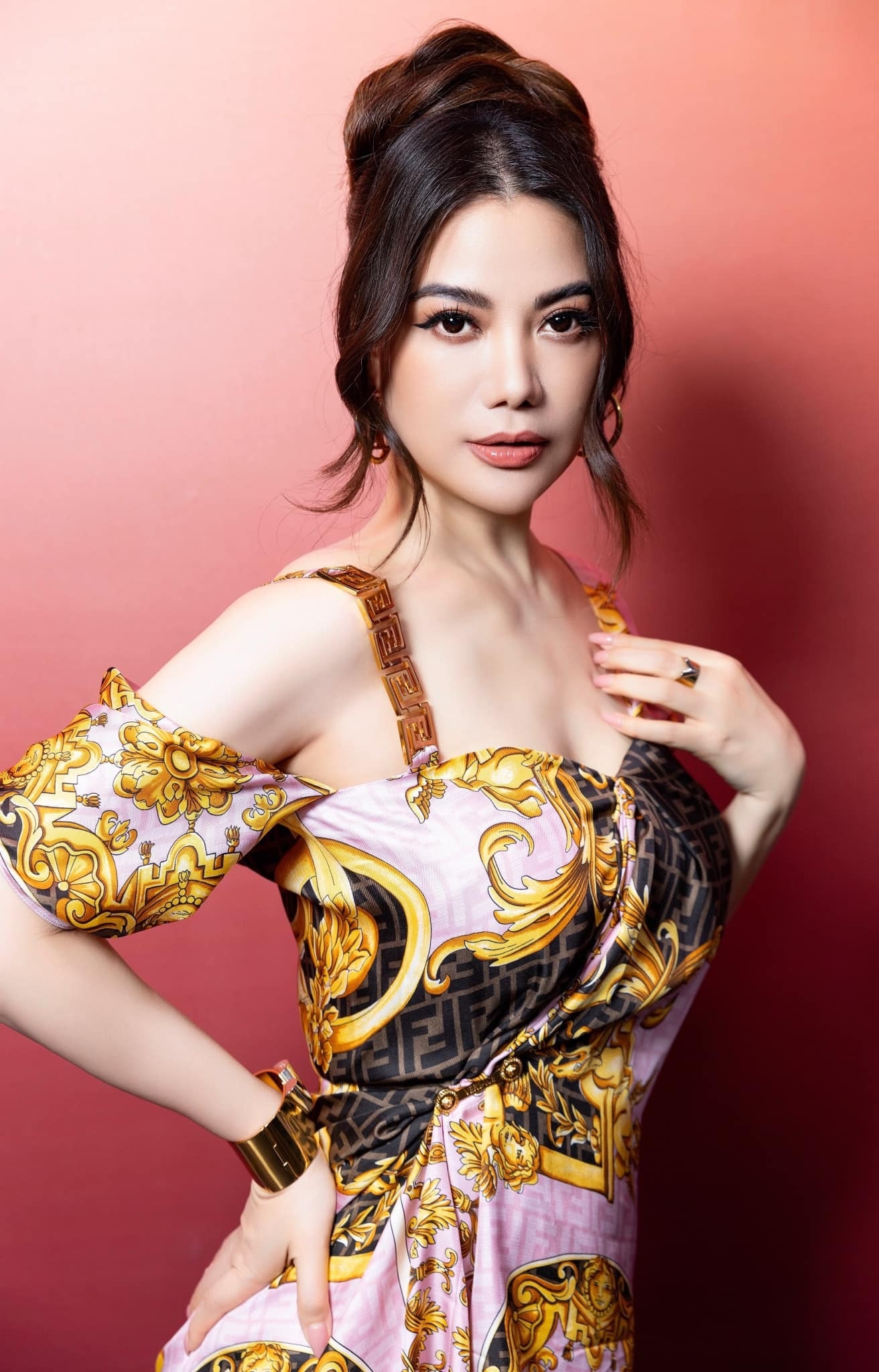 Sao Việt 28/8: Con gái Vũ Linh lấn sân showbiz, Quang Lê xây nhà mới ở Mỹ - 9