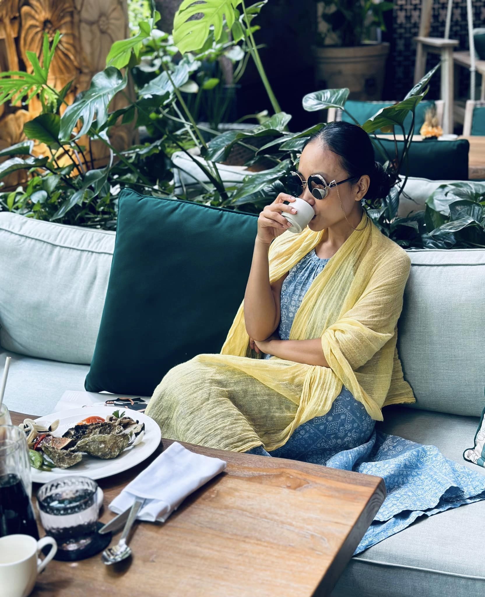 Sao Việt 28/8: Con gái Vũ Linh lấn sân showbiz, Quang Lê xây nhà mới ở Mỹ - 11