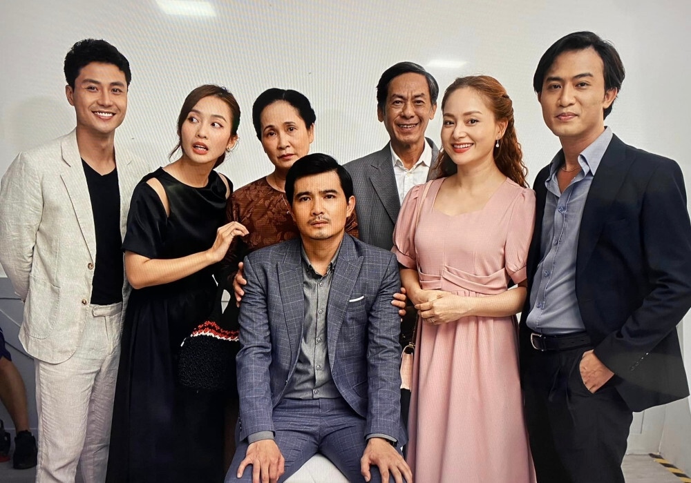 Sao Việt 28/8: Con gái Vũ Linh lấn sân showbiz, Quang Lê xây nhà mới ở Mỹ - 17