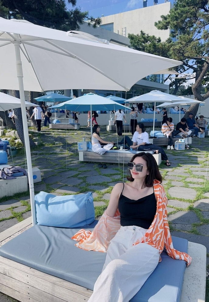 Sao Việt 28/8: Con gái Vũ Linh lấn sân showbiz, Quang Lê xây nhà mới ở Mỹ - 13