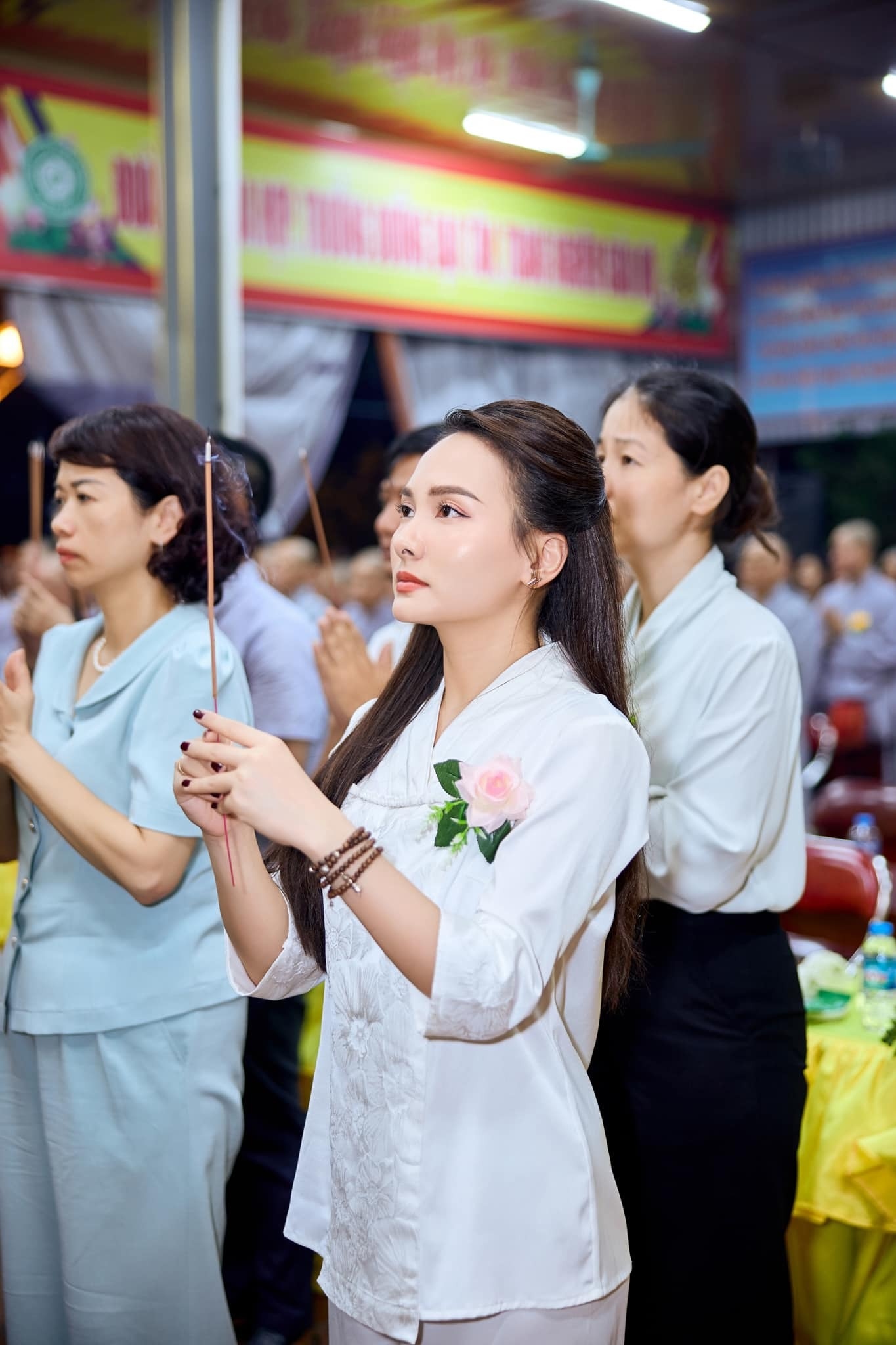 Sao Việt 30/8: Hồng Vân đọ sắc cùng bạn thân Hồng Đào, Bảo Thanh khoe mẹ trẻ đẹp - 4