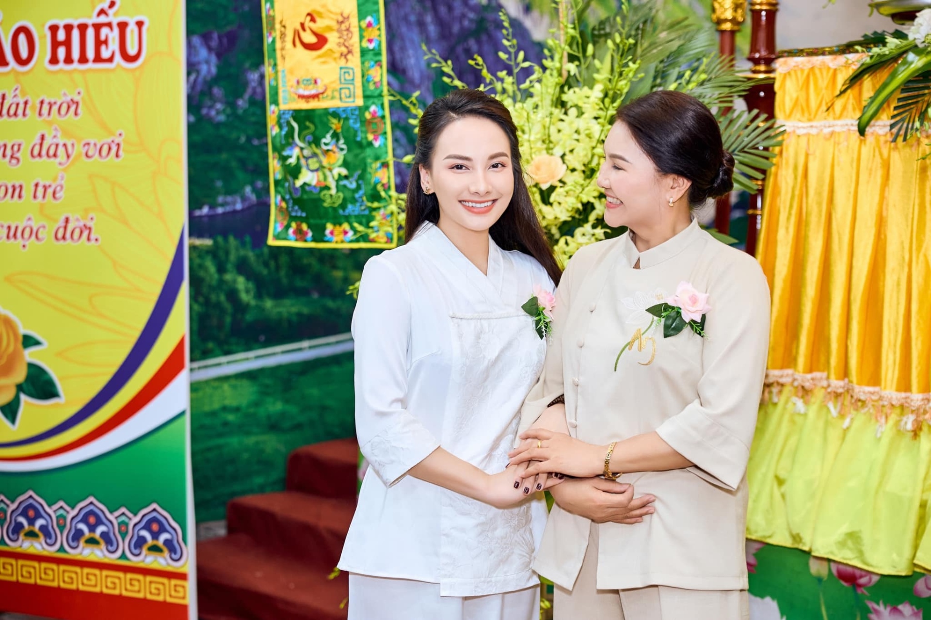 Sao Việt 30/8: Hồng Vân đọ sắc cùng bạn thân Hồng Đào, Bảo Thanh khoe mẹ trẻ đẹp - 3