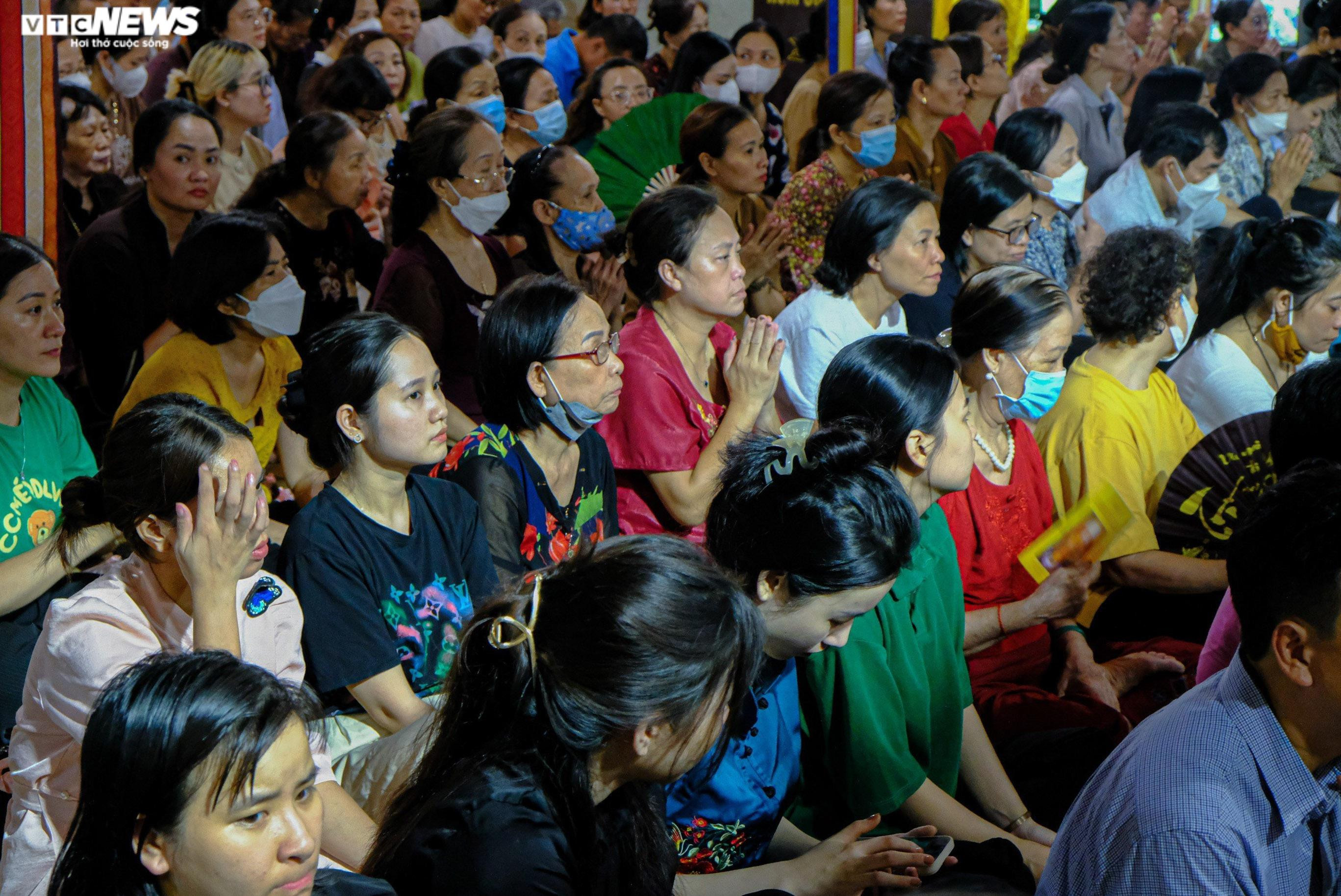 Hà Nội: Biển người ngồi kín chùa Phúc Khánh dự lễ Vu lan - 6