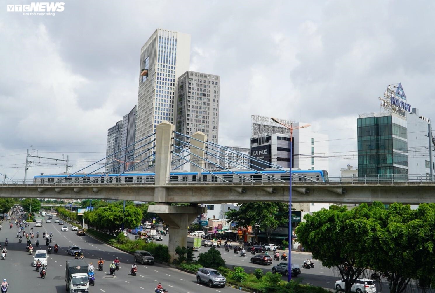 Khám phá tàu Metro số 1 TP.HCM trong chuyến chạy thử toàn tuyến đầu tiên - 2