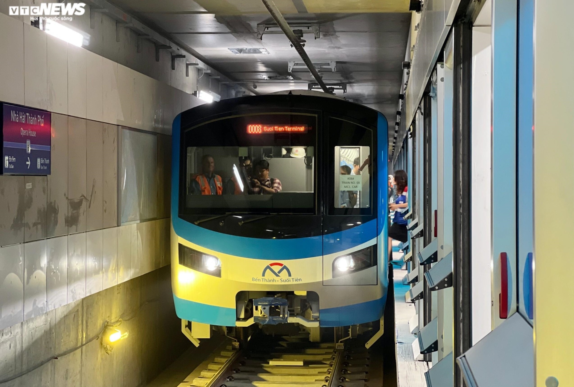 Khám phá tàu Metro số 1 TP.HCM trong chuyến chạy thử toàn tuyến đầu tiên - 13