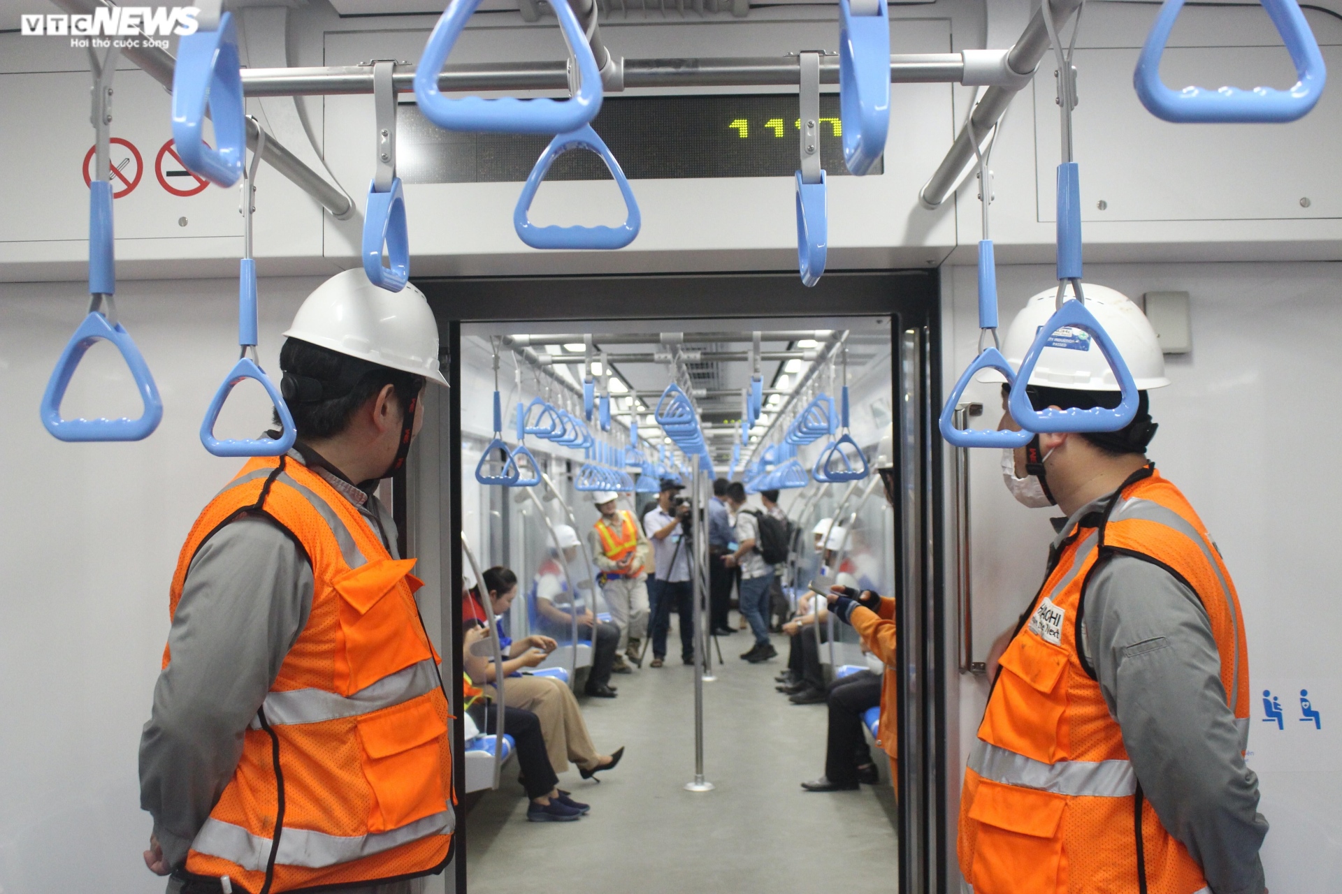 Khám phá tàu Metro số 1 TP.HCM trong chuyến chạy thử toàn tuyến đầu tiên - 6