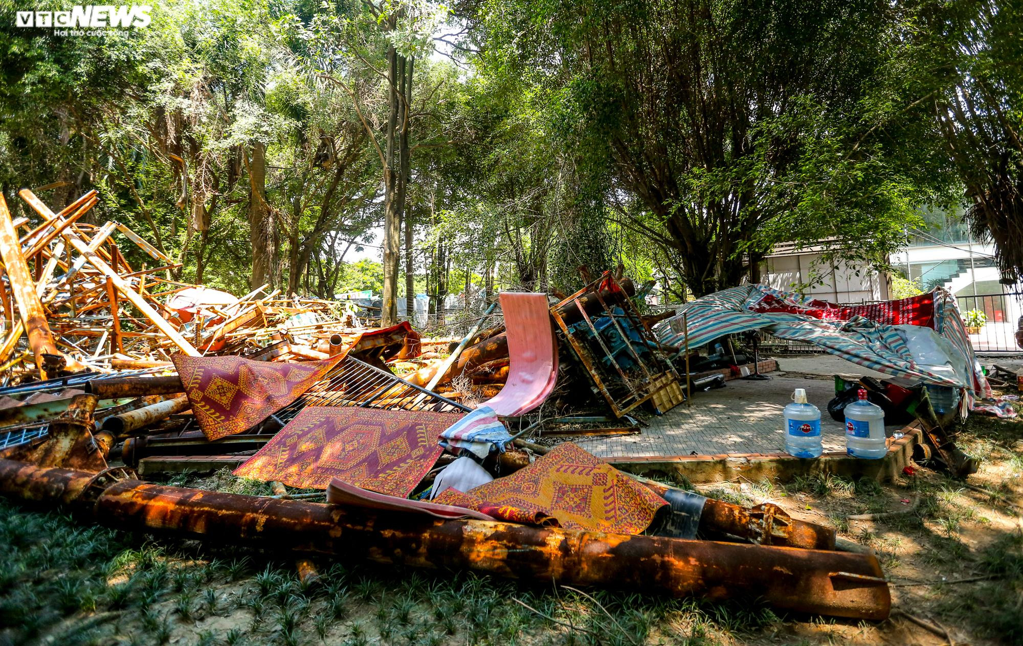 Hà Nội: Hiện trạng Công viên Tuổi trẻ sau hơn 3 tháng tháo dỡ công trình vi phạm - 13