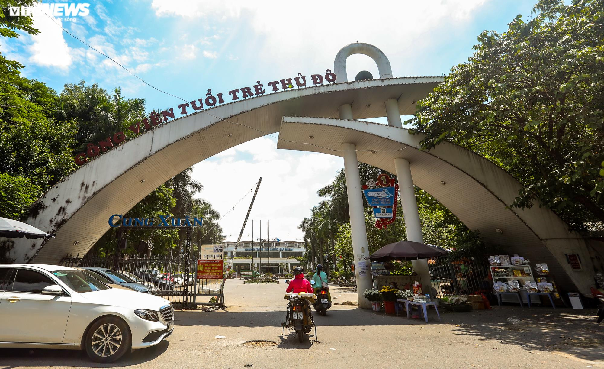 Hà Nội: Hiện trạng Công viên Tuổi trẻ sau hơn 3 tháng tháo dỡ công trình vi phạm - 2