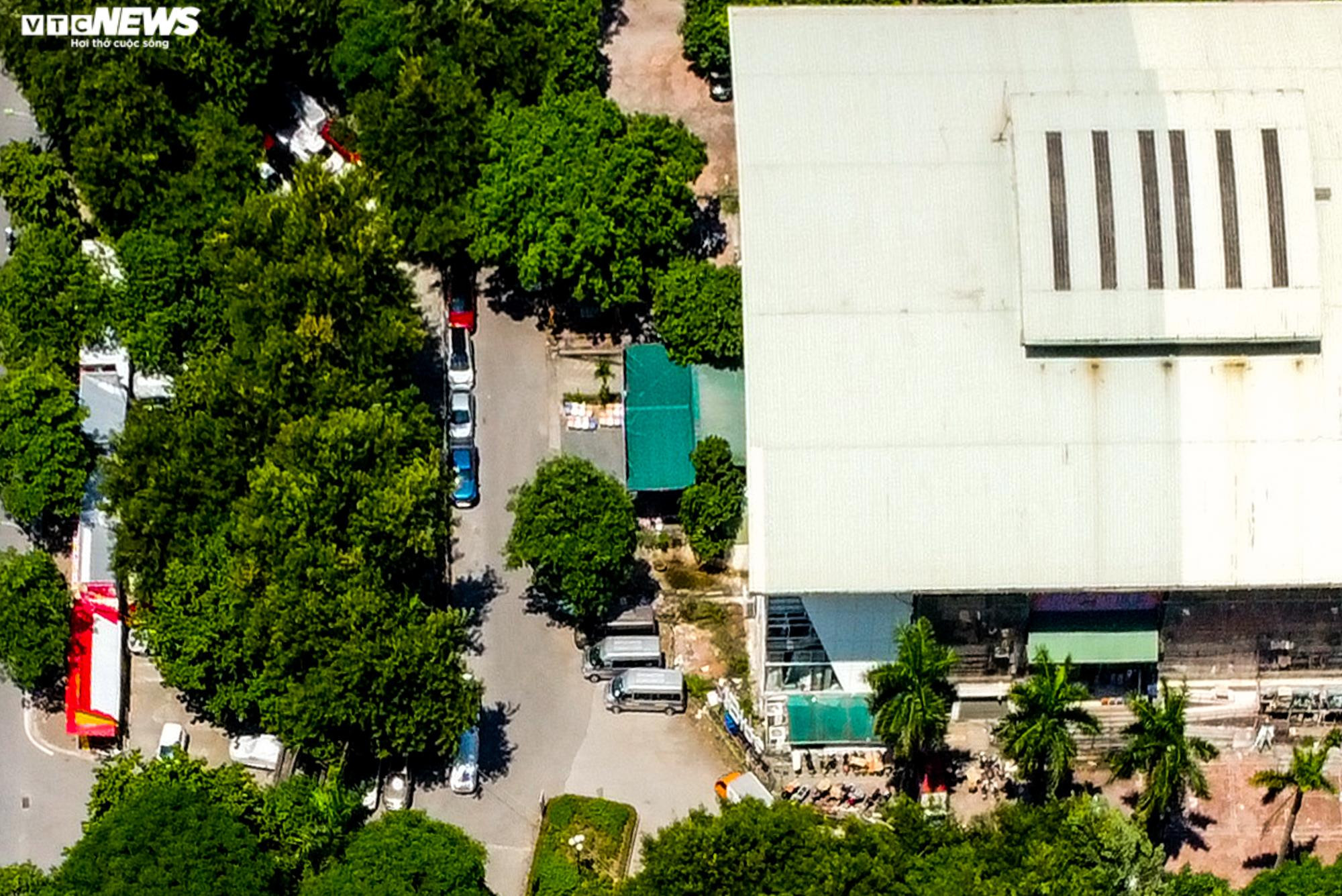 Hà Nội: Hiện trạng Công viên Tuổi trẻ sau hơn 3 tháng tháo dỡ công trình vi phạm - 9