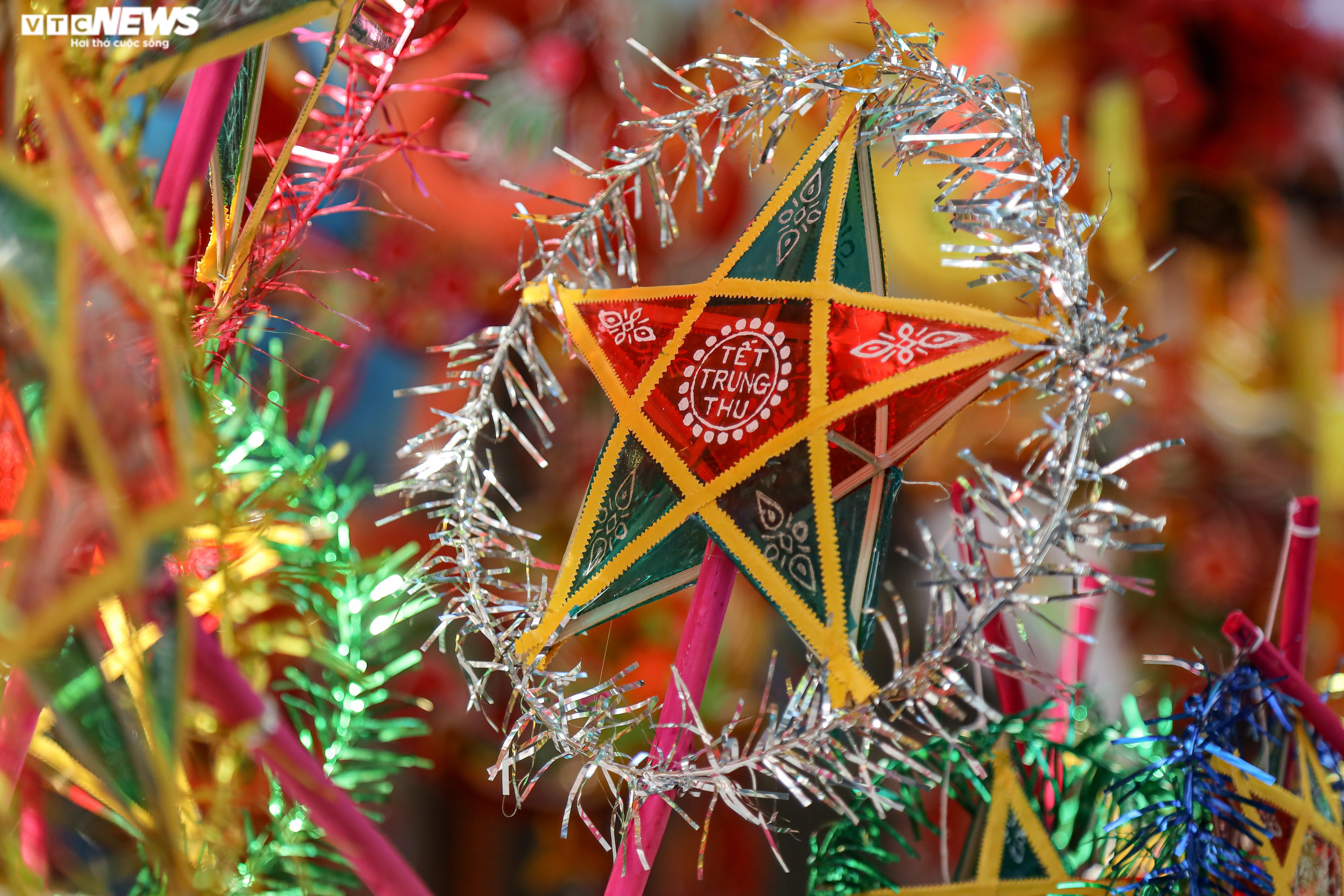 Khách ngày càng hoài niệm, đồ chơi Trung thu 'vang bóng một thời' lên ngôi - 6