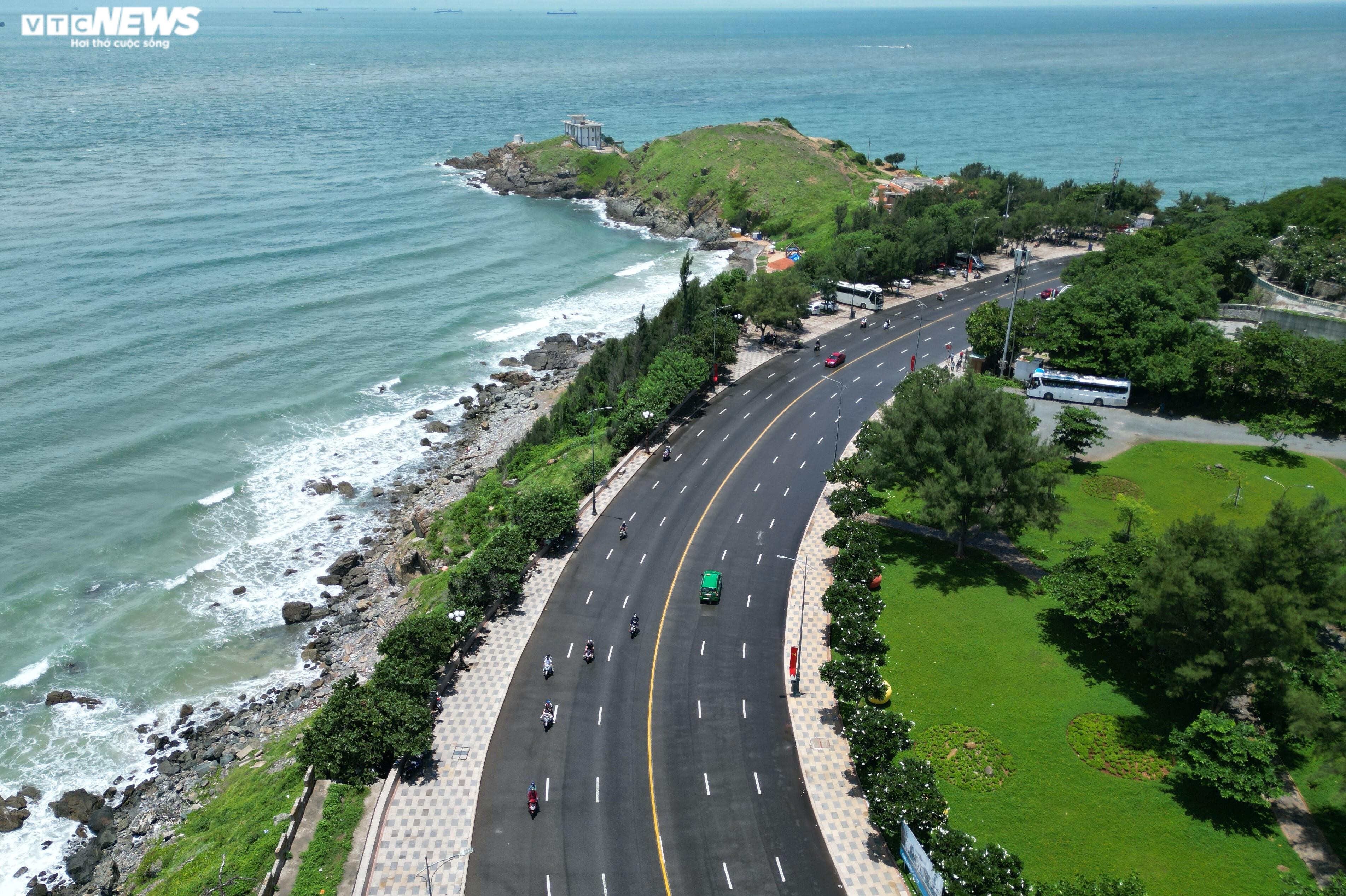 Biển Vũng Tàu thưa thớt, dịch vụ cho thuê mô tô nước ngồi 'hóng' khách - 11