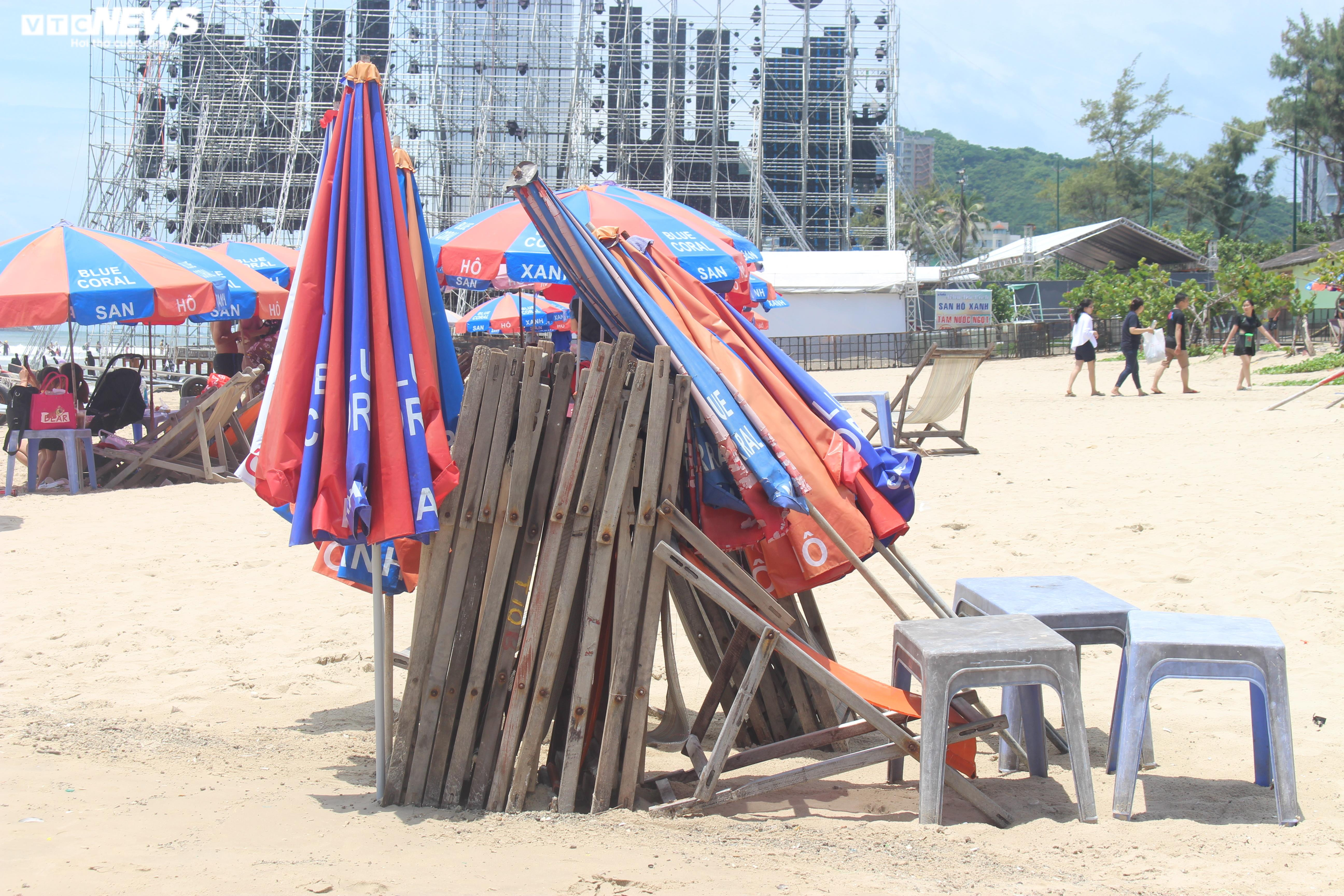 Biển Vũng Tàu thưa thớt, dịch vụ cho thuê mô tô nước ngồi 'hóng' khách - 9