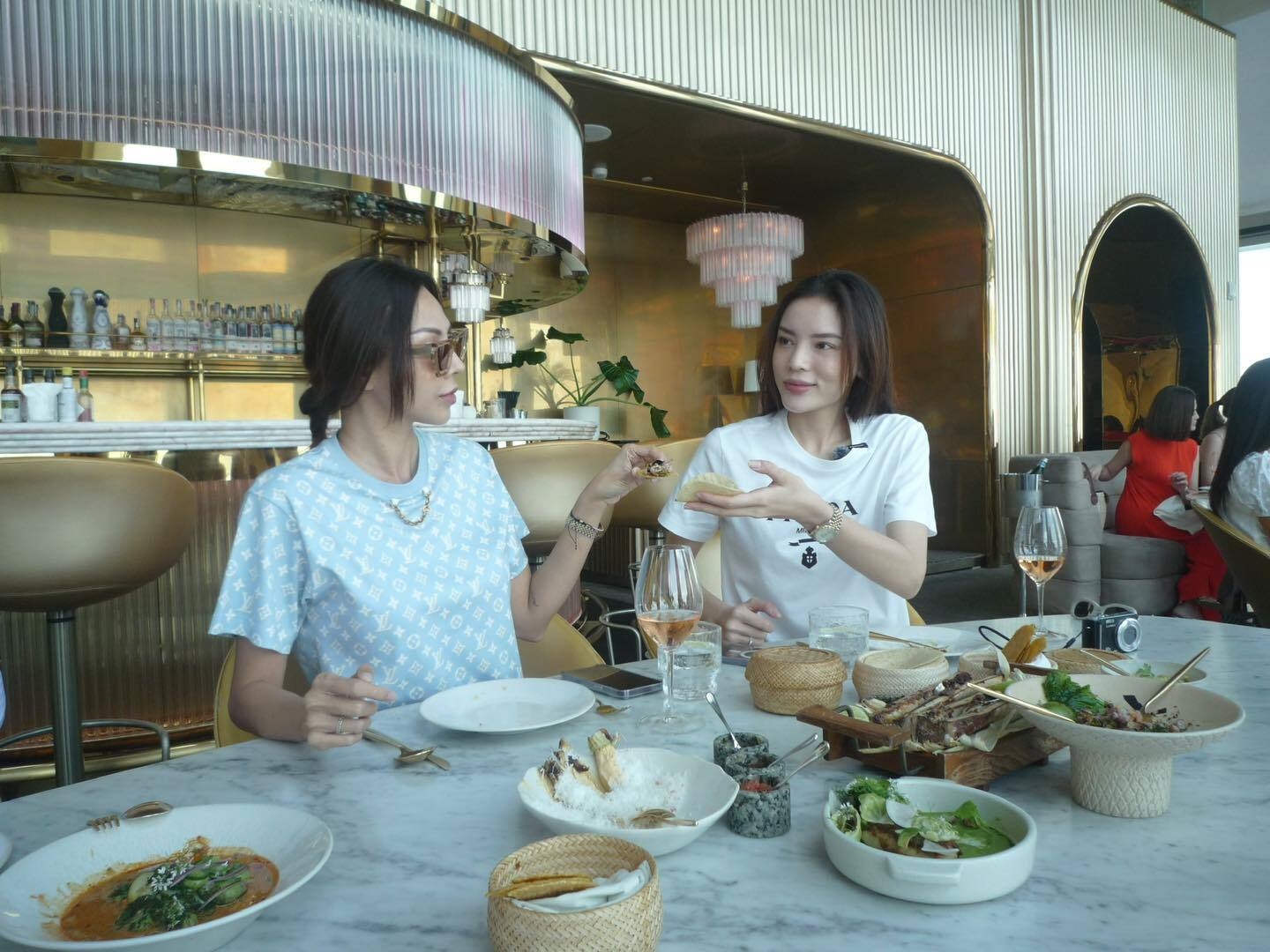 Sao Việt 2/9: Midu diện váy cưới, Lệ Quyên khoe đường cong chữ S - 3