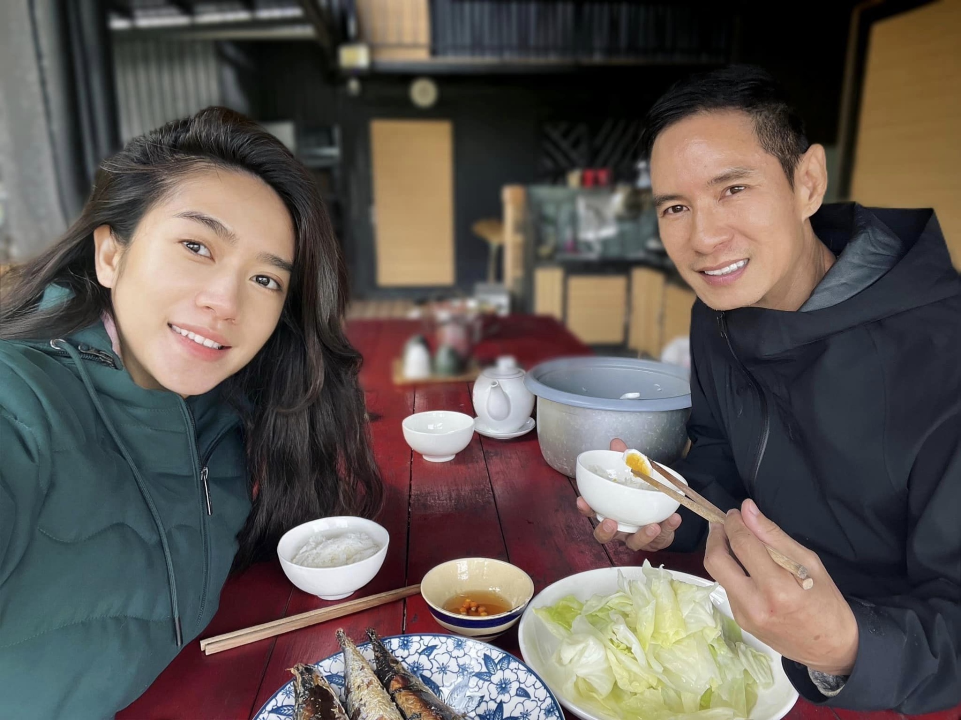 Sao Việt 4/9: Lý Nhã Kỳ thử váy cưới, Kim Tử Long hội ngộ vợ cũ thứ 2 - 17