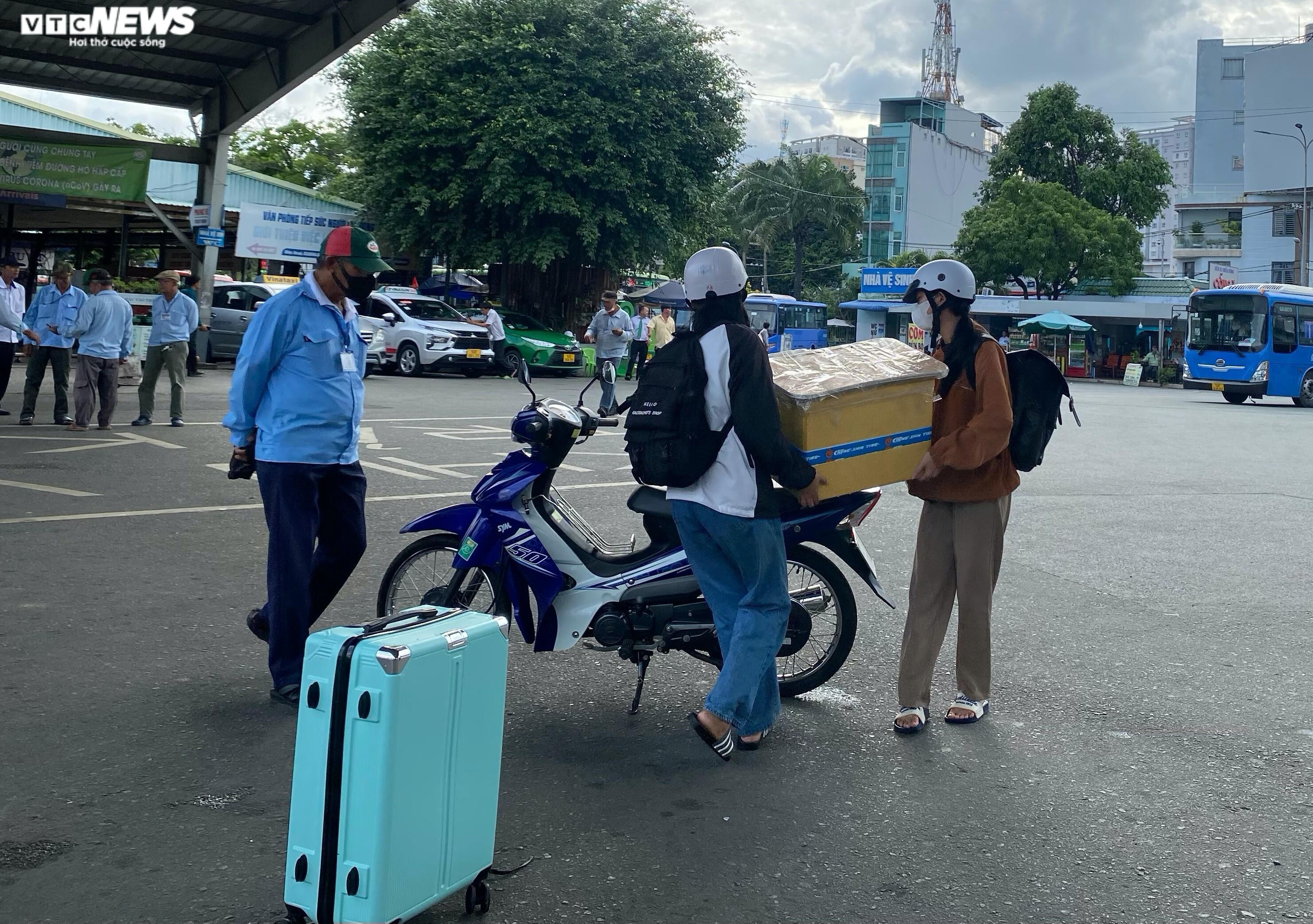 Giao thông ngày cuối nghỉ lễ: Hà Nội ùn tắc, TP.HCM thông thoáng - 24