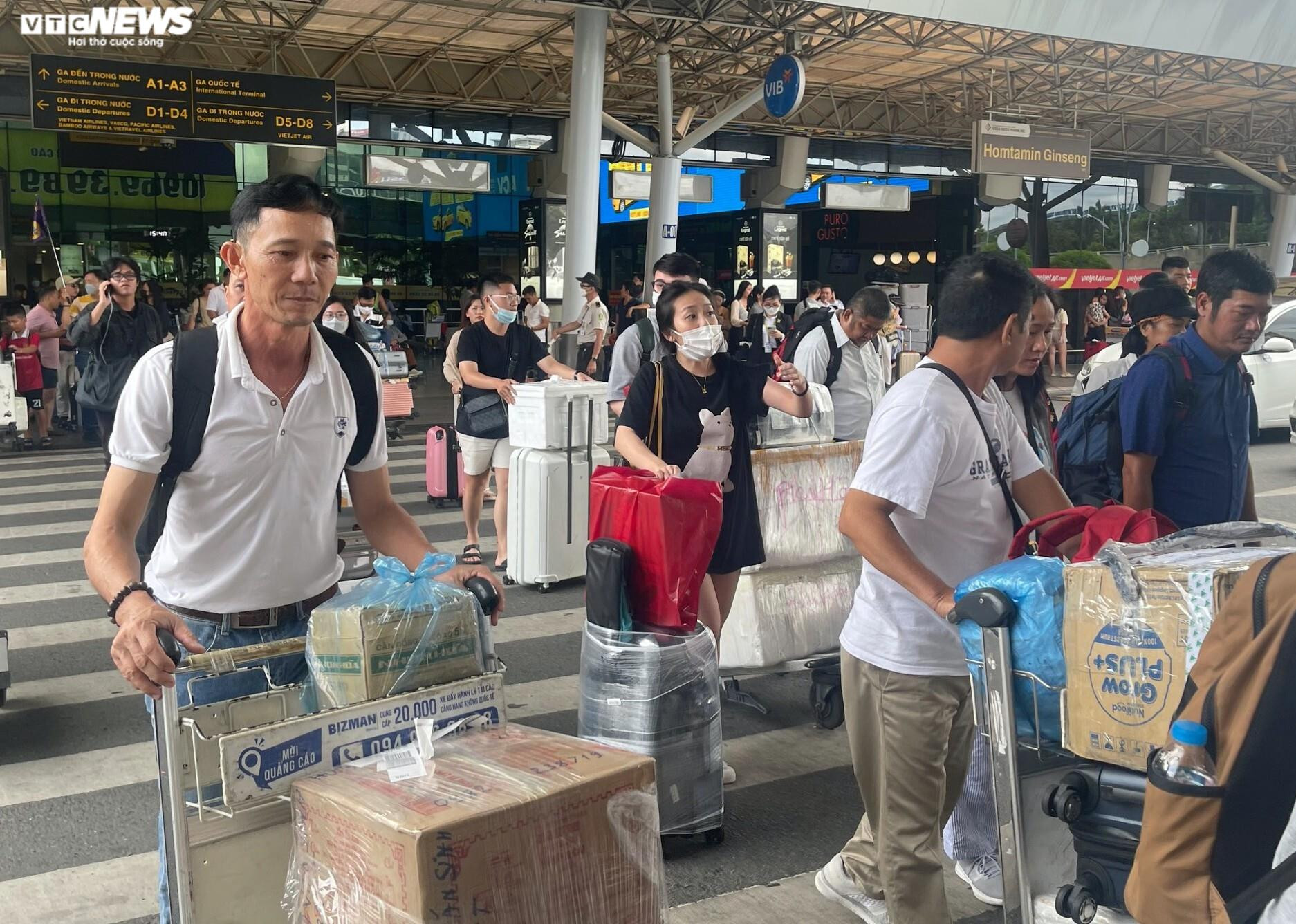 Giao thông ngày cuối nghỉ lễ: Hà Nội ùn tắc, TP.HCM thông thoáng - 20