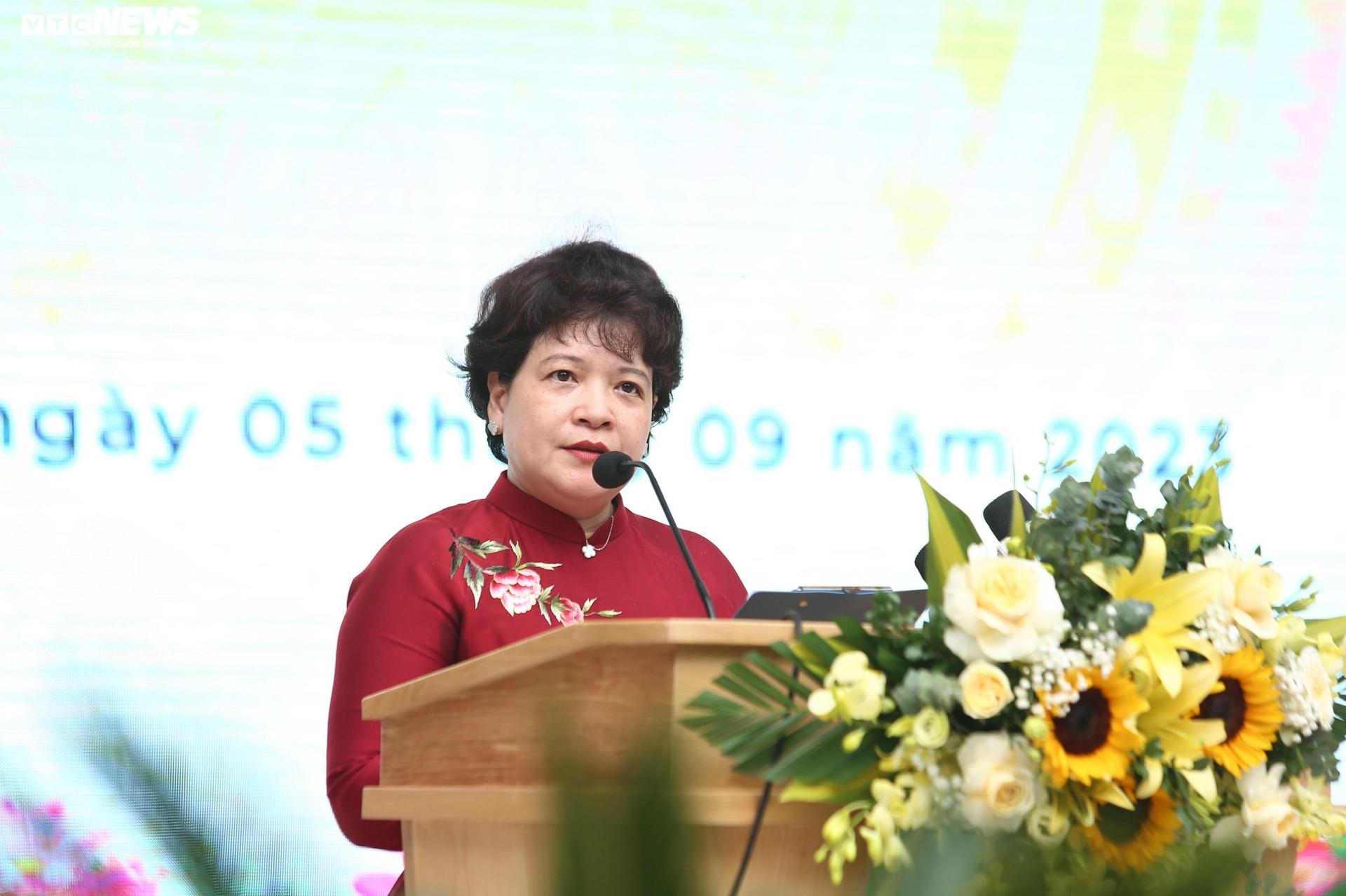 Vẻ đẹp trong sáng, ngọt ngào của nữ sinh trong tà áo dài trắng ngày khai giảng - 12