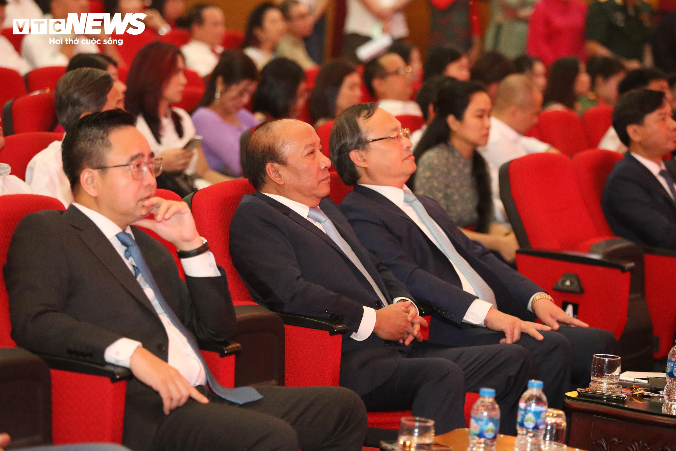 Toàn cảnh Lễ trao Giải thưởng Tiếng nói Việt Nam – Sao tháng 9 - 1