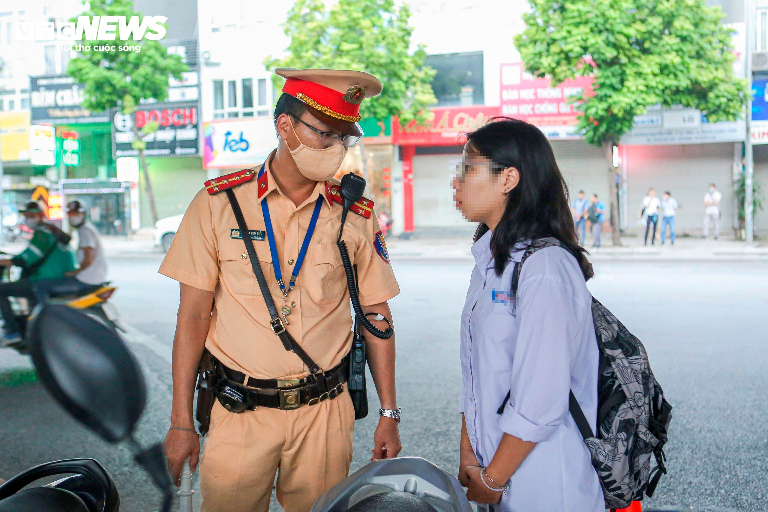 Để con chưa đủ tuổi lái xe máy đi học, cả phụ huynh và học sinh bị xử phạt - 7