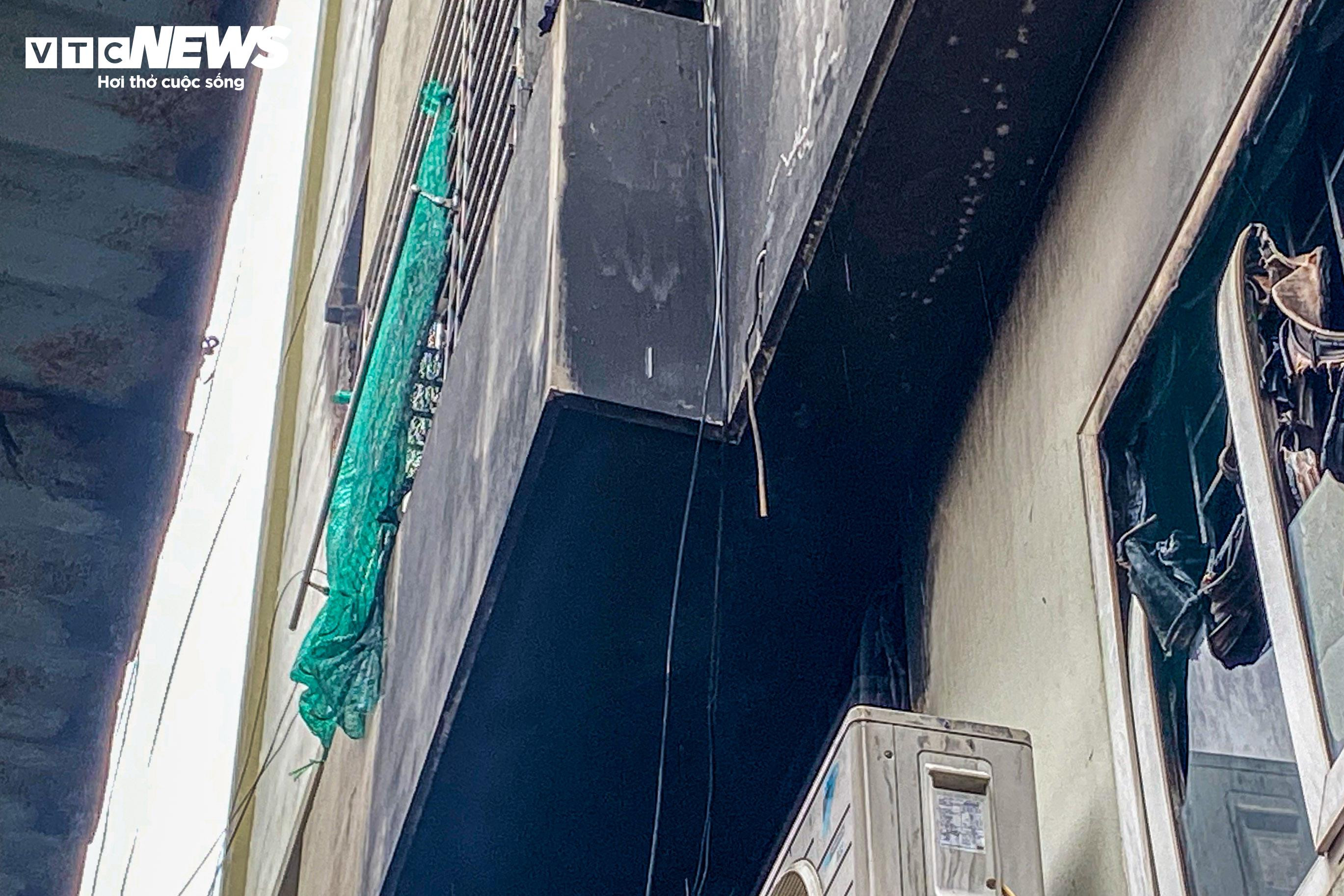 Toà chung cư mini tan hoang sau đám cháy khiến 54 người thương vong - 5