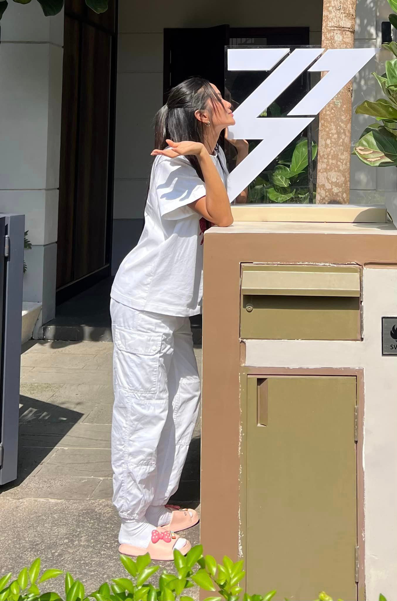 Sao Việt 15/9: Siu Black khóc bên chồng, Lâm Khánh Chi khác lạ - 16