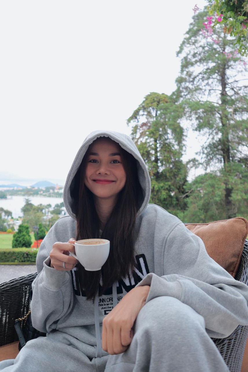 Sao Việt 17/9: Lệ Quyên khác lạ với tóc ngắn, Cường Đô La ra dáng 'bố bỉm sữa' - 13