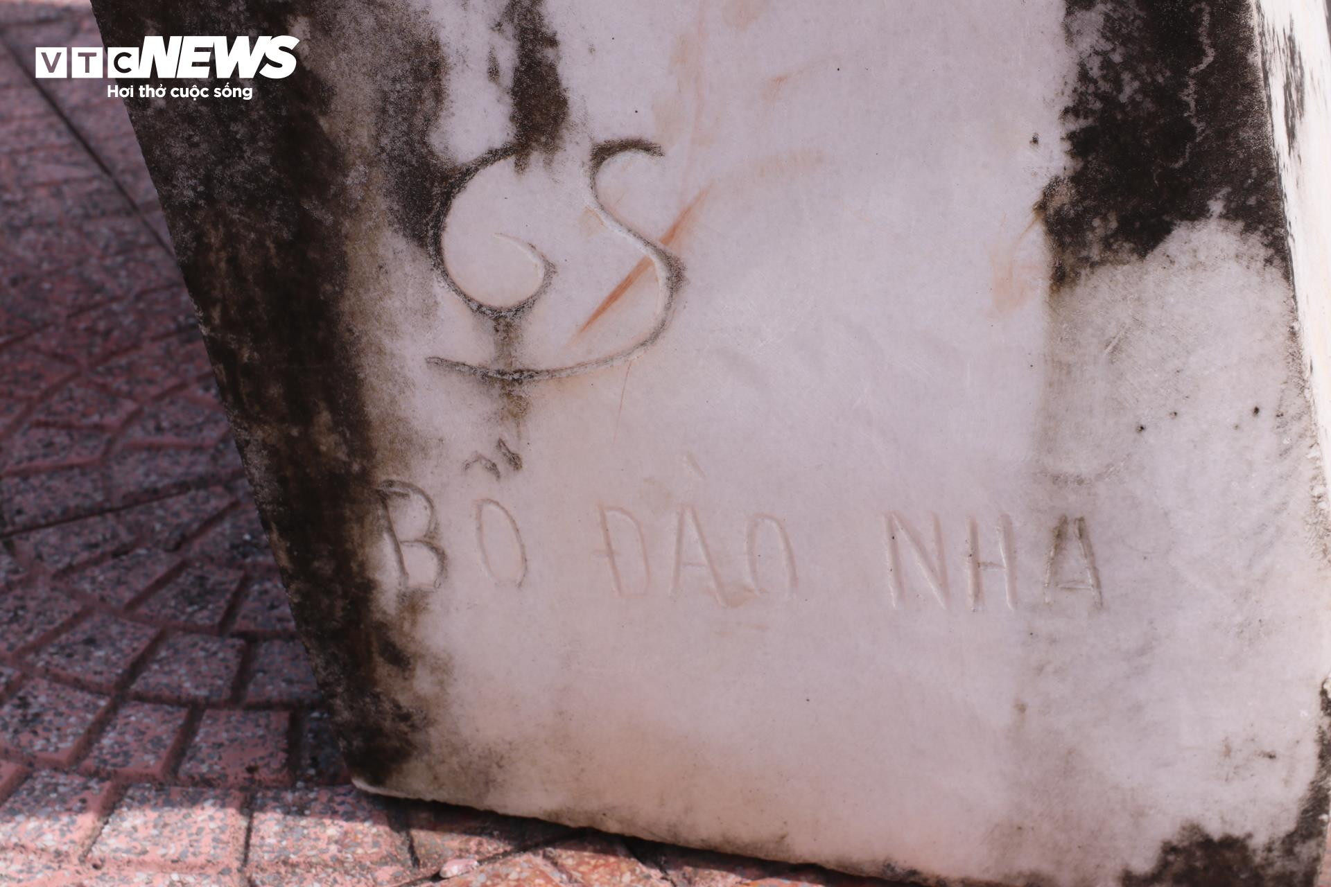 Loạt tượng điêu khắc bị bỏ quên trong công viên kinh dị nổi tiếng thế giới ở Huế - 6