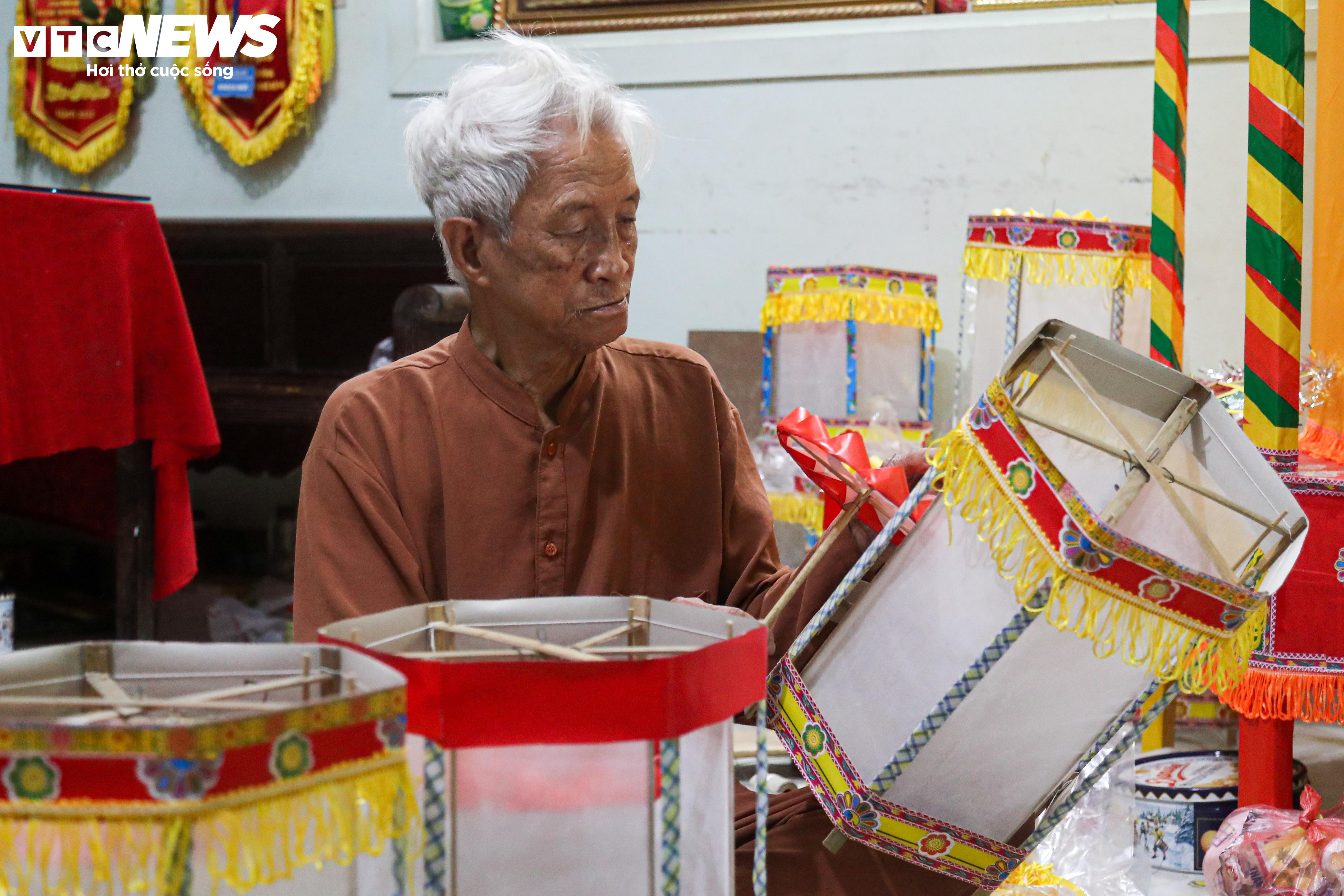 Nghệ nhân 84 tuổi vẫn miệt mài làm đèn hiếu thảo mỗi dịp Trung thu - 17