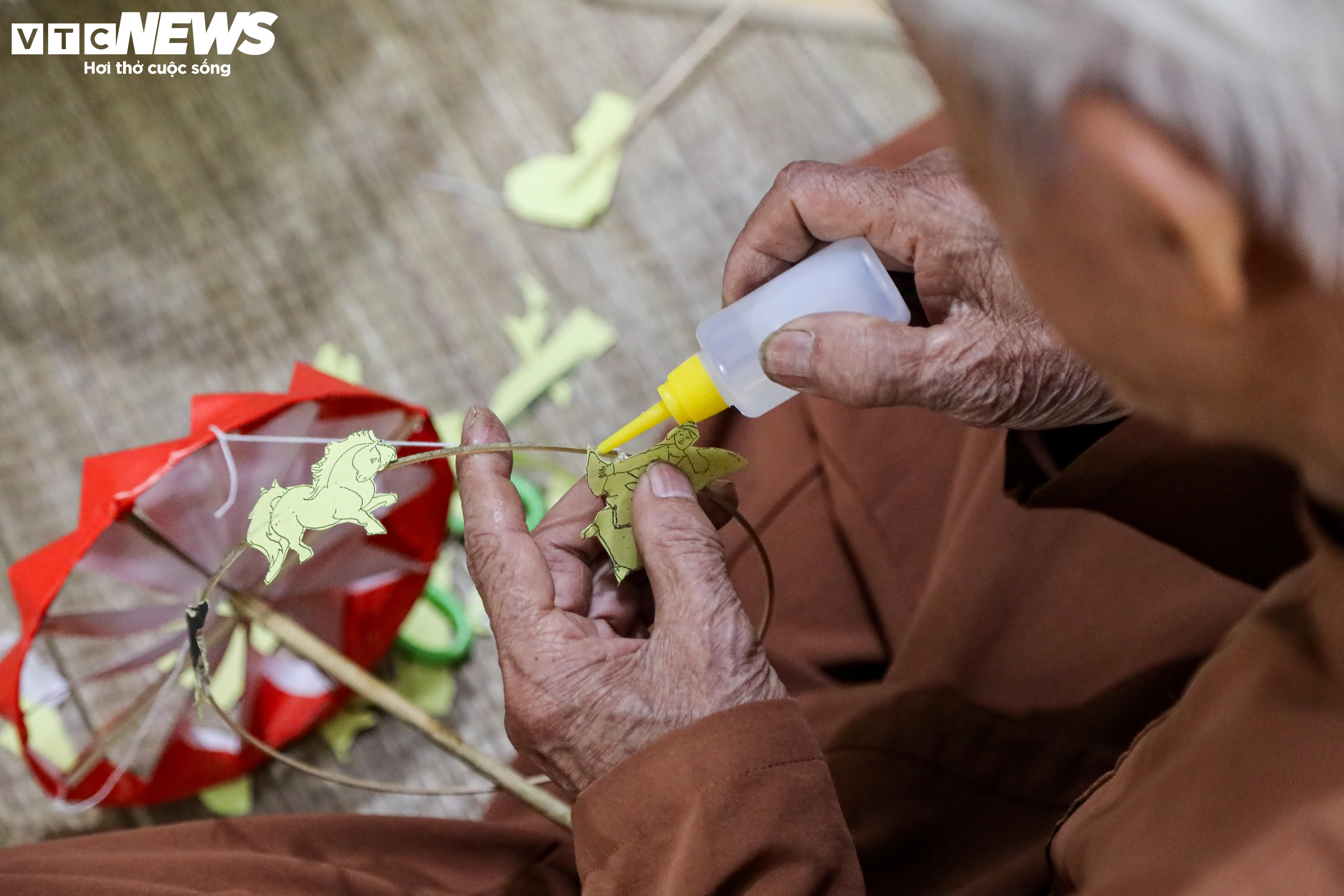 Nghệ nhân 84 tuổi vẫn miệt mài làm đèn hiếu thảo mỗi dịp Trung thu - 10