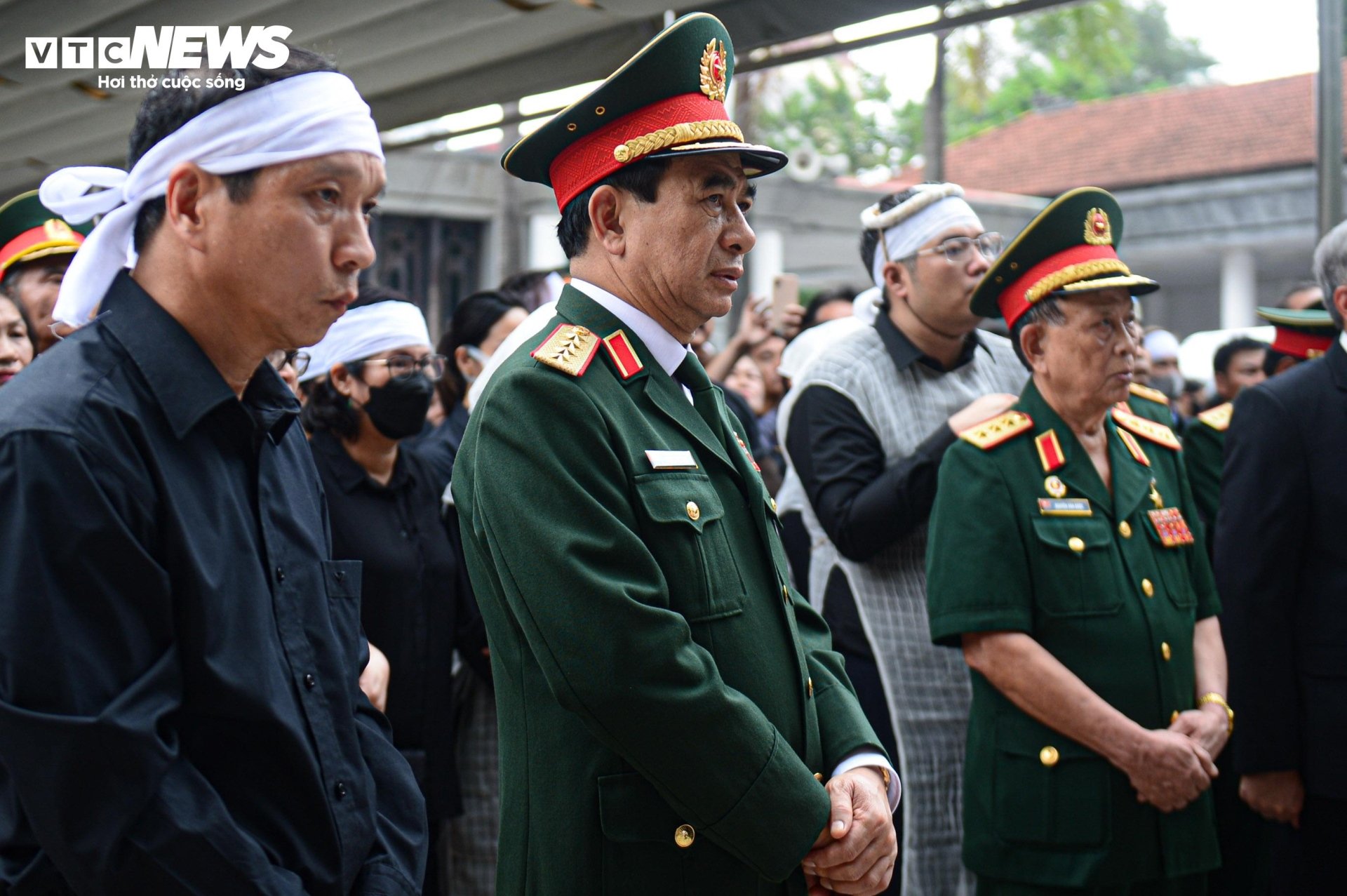 Tiễn đưa Thượng tướng Nguyễn Chí Vịnh về nơi an nghỉ cuối cùng - 9