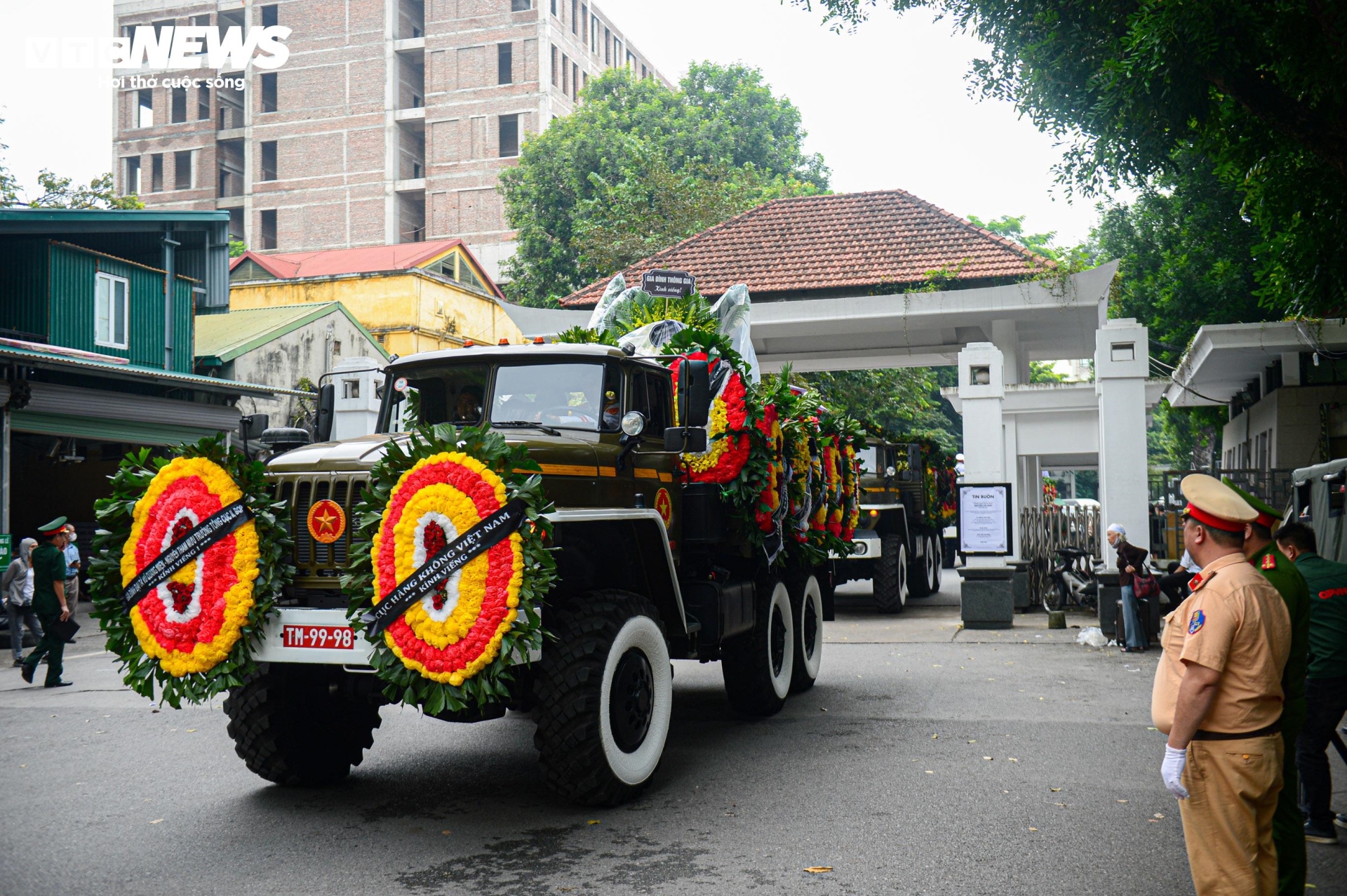 Tiễn đưa Thượng tướng Nguyễn Chí Vịnh về nơi an nghỉ cuối cùng - 12