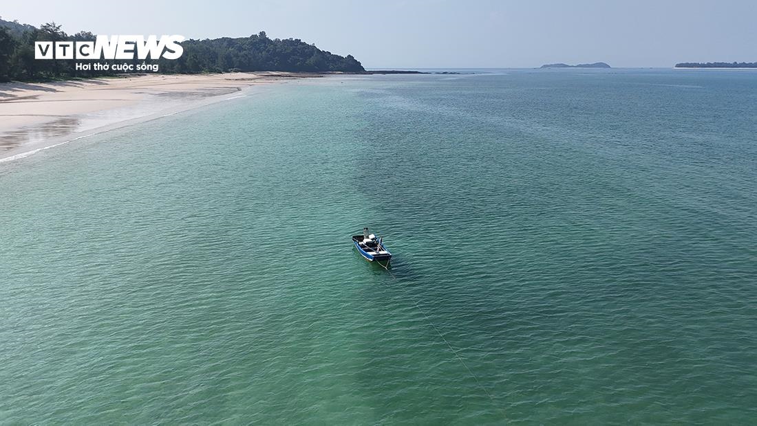 Ngắm biển xanh, cát trắng và vẻ đẹp nguyên sơ ở huyện đảo đẹp bậc nhất Việt Nam - 5