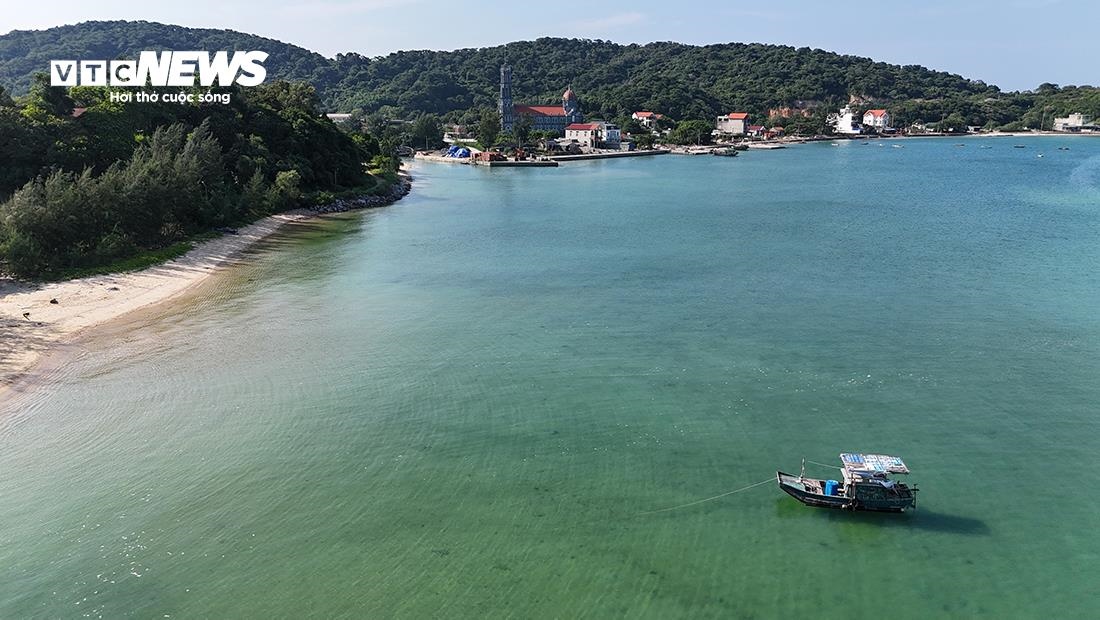 Ngắm biển xanh, cát trắng và vẻ đẹp nguyên sơ ở huyện đảo đẹp bậc nhất Việt Nam - 12