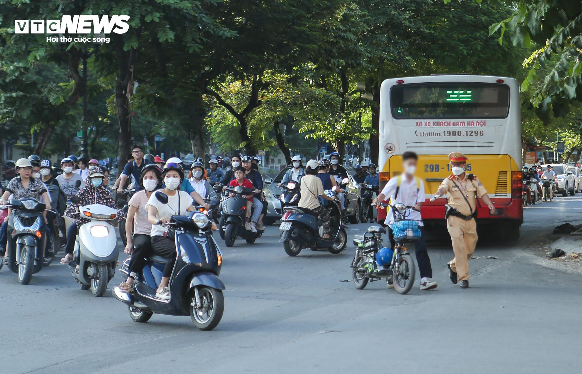 Cho con chưa đủ tuổi lái xe, bố phải nhận điện thoại đến nộp phạt - 5