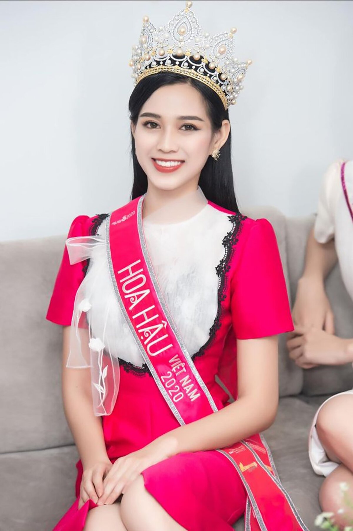 Hành trình thay đổi nhan sắc của Hoa hậu Đỗ Thị Hà  - 4