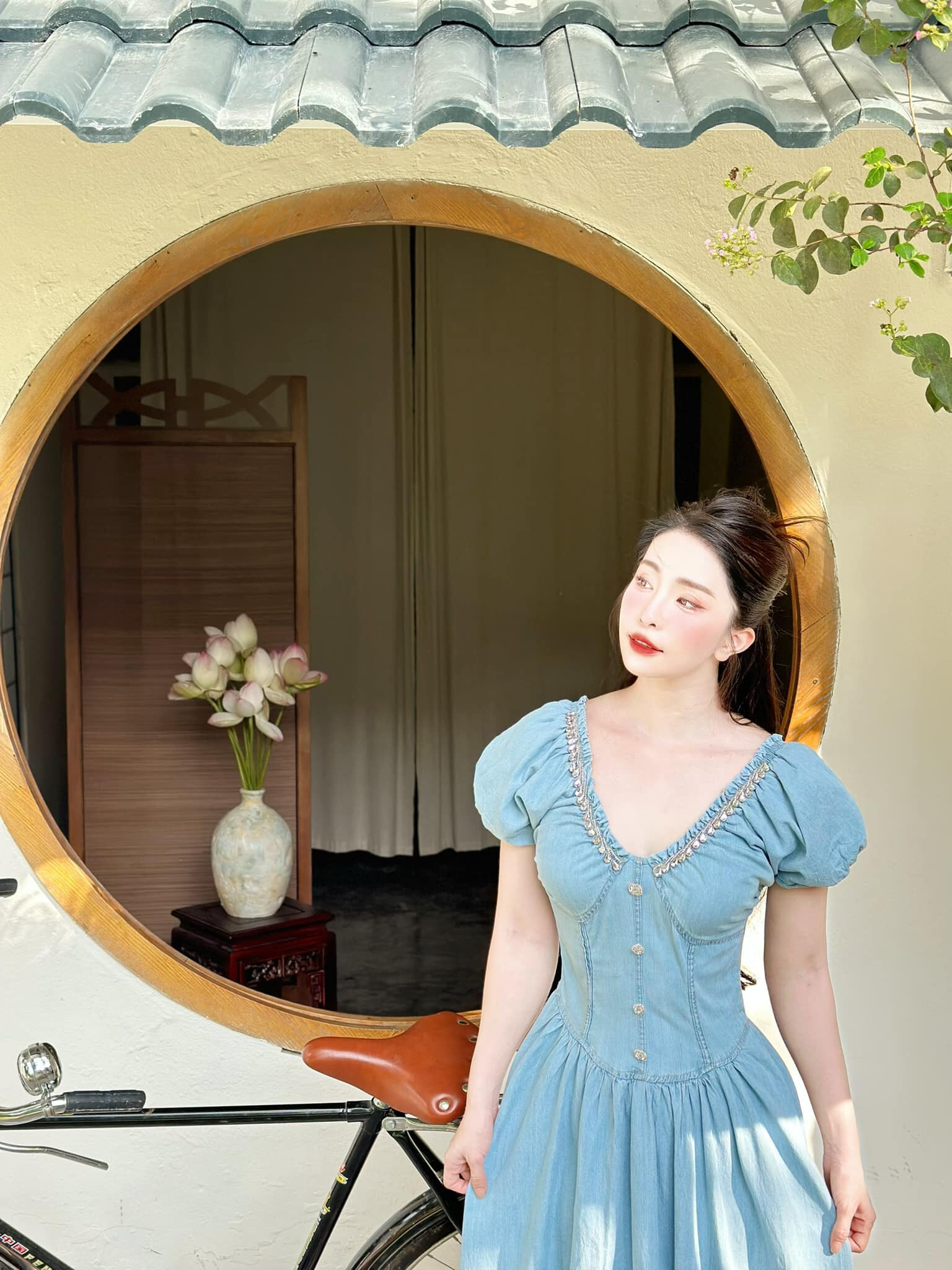 Sao Việt 24/9: Sam lộ vóc dáng bầu bí, Minh Hằng tự tin khoe mặt mộc - 2