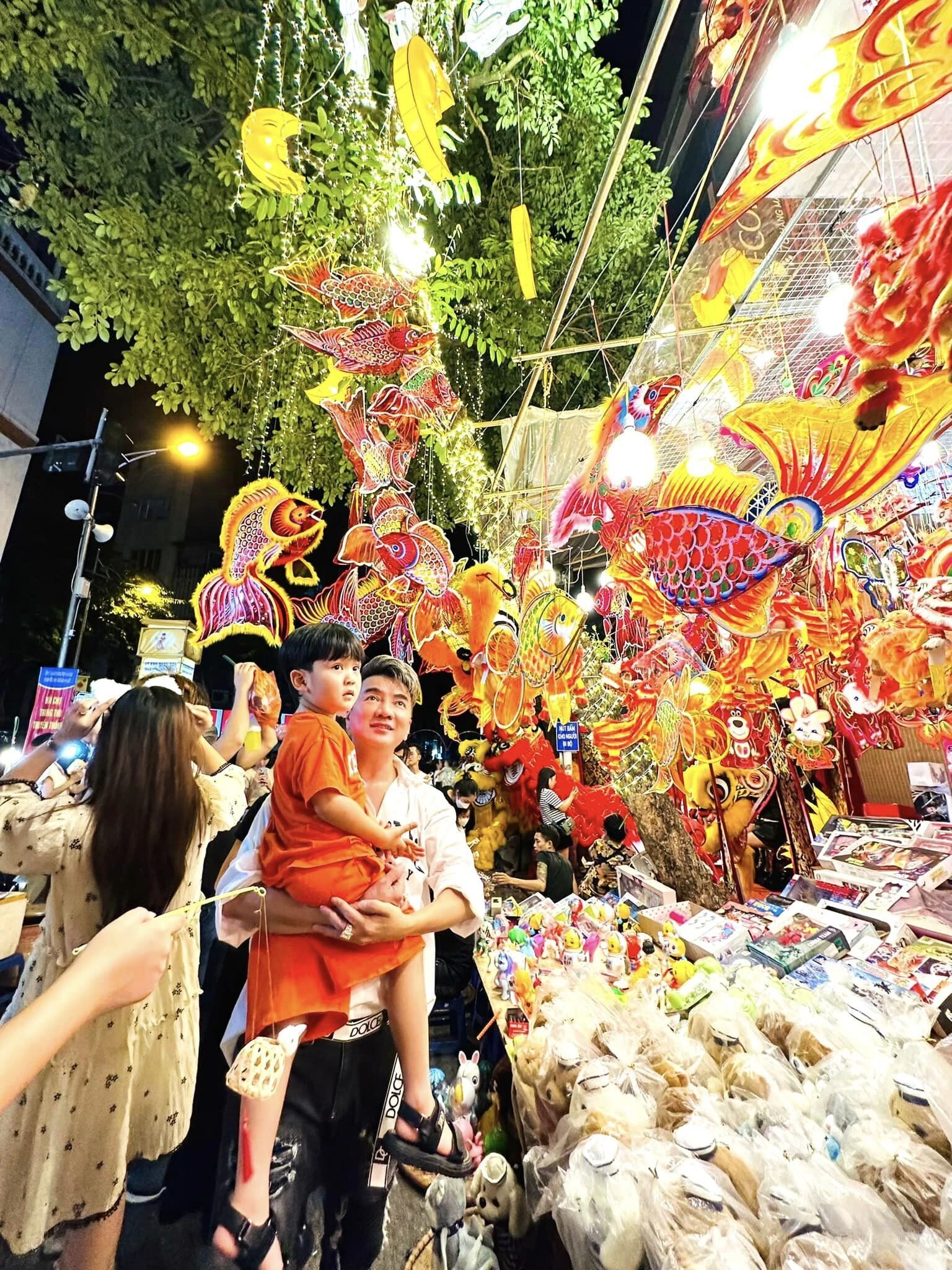 Sao Việt 25/9: Bảo Thy đọ sắc với Tiểu Vy, Trương Ngọc Ánh lộ diện khác lạ - 10