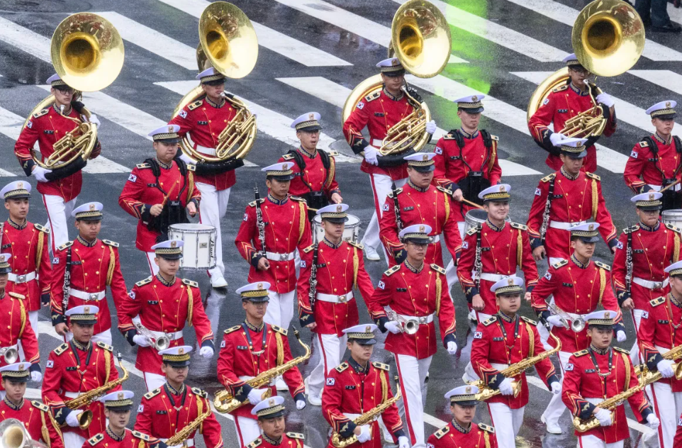 Hình ảnh Hàn Quốc duyệt binh, phô diễn khí tài trên đường phố Seoul - 4