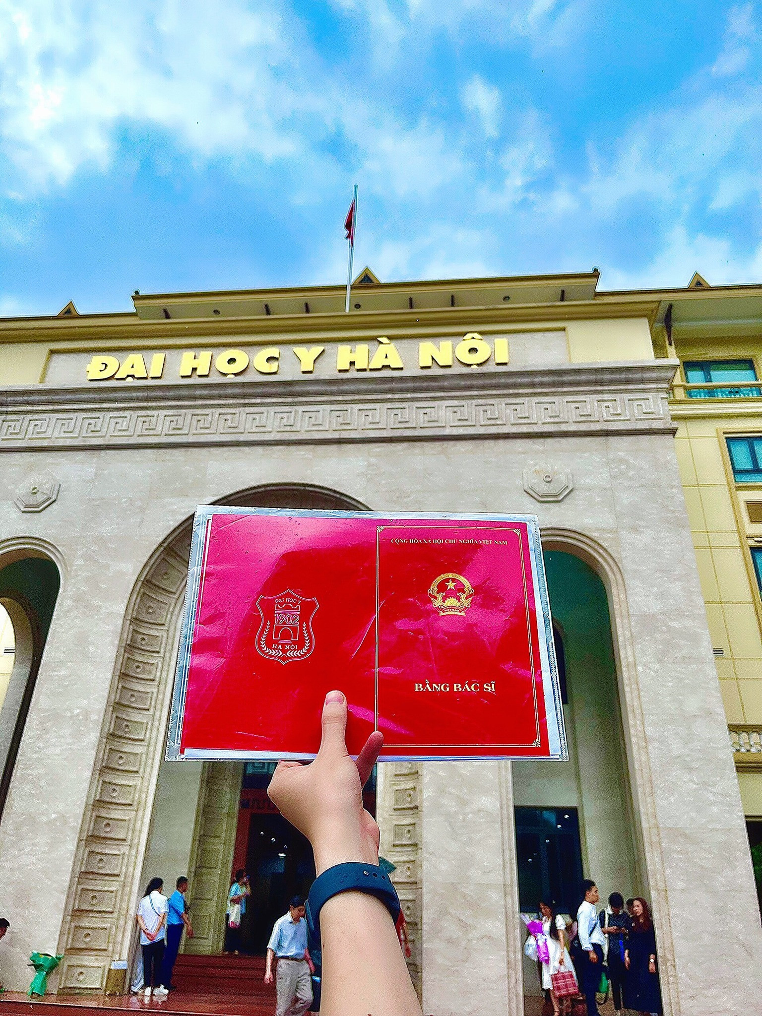 Á khoa tốt nghiệp Đại học Y Hà Nội từng có ý định bỏ cuộc sau 2 tháng nhập học - 3