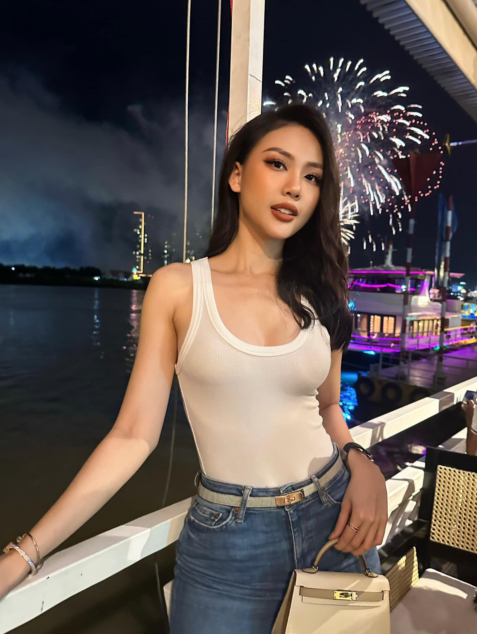 Vẻ gợi cảm hút mắt của Miss Universe Vietnam 2023 Bùi Quỳnh Hoa - 14