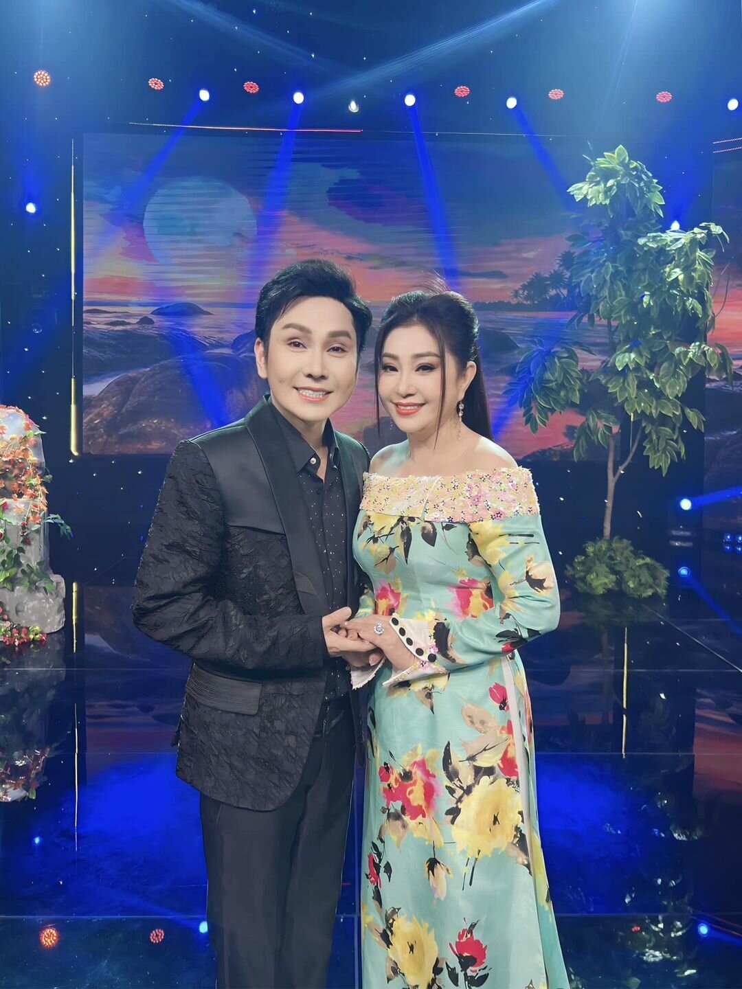 Sao Việt 1/10: Ảnh hiếm thời chưa nổi tiếng của Quang Lê bên Mỹ Tâm - 5