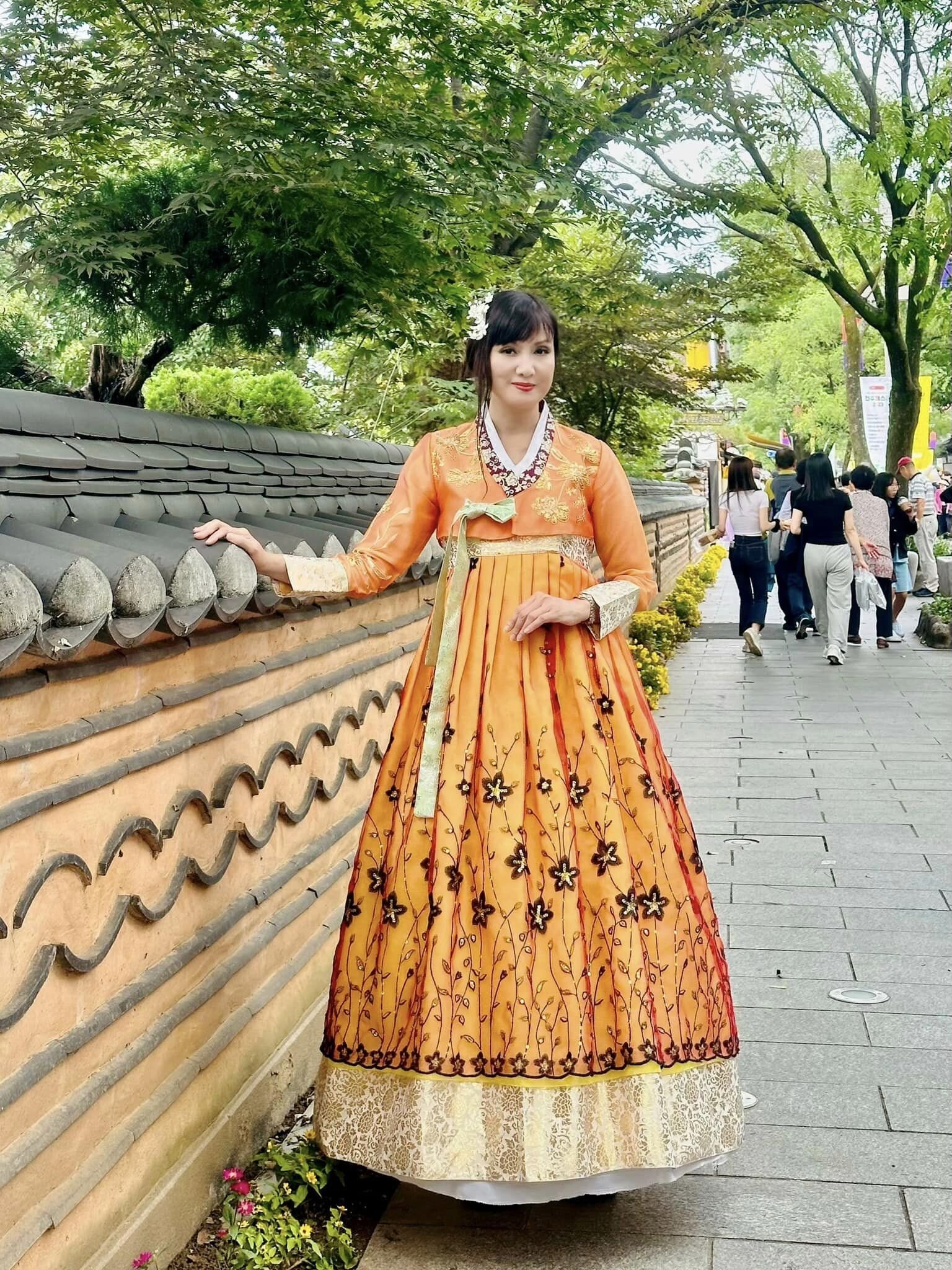 Sao Việt 1/10: Ảnh hiếm thời chưa nổi tiếng của Quang Lê bên Mỹ Tâm - 6