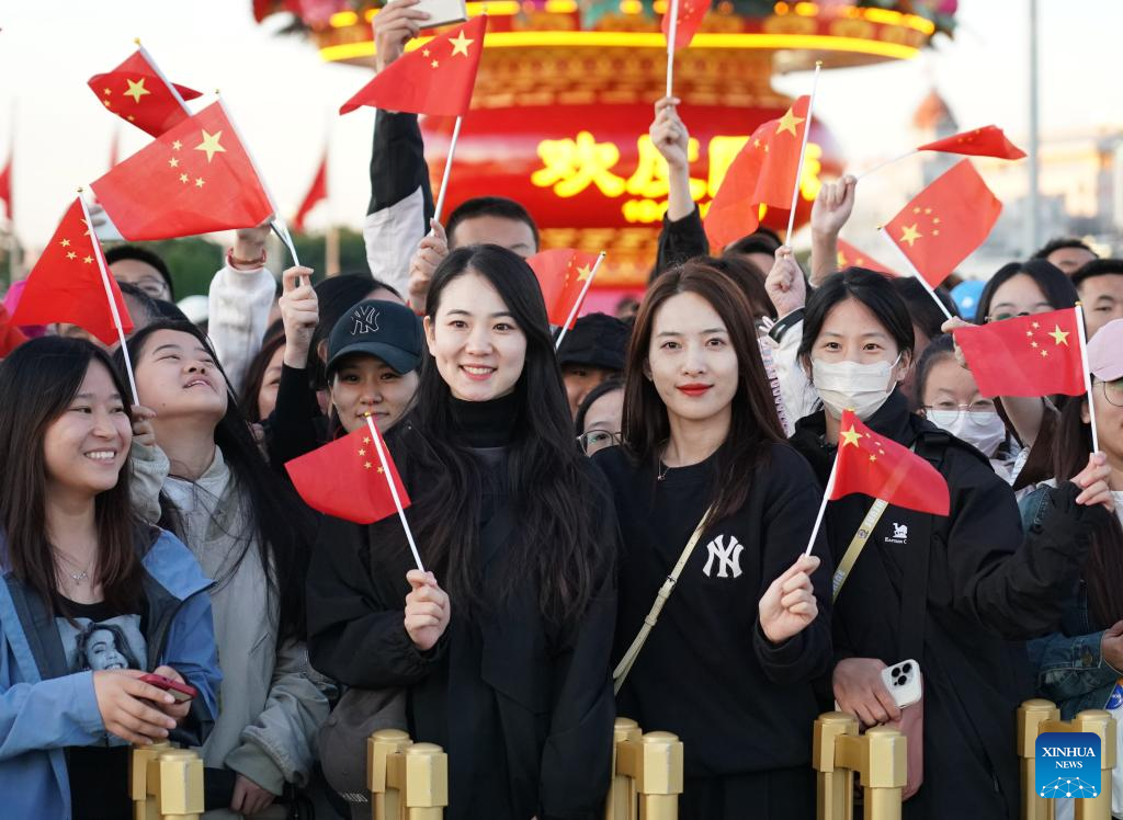 300.000 người Trung Quốc tham dự lễ chào cờ nhân Ngày Quốc khánh - 6