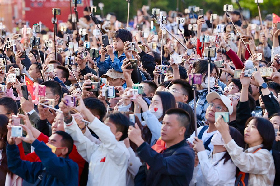 300.000 người Trung Quốc tham dự lễ chào cờ nhân Ngày Quốc khánh - 9