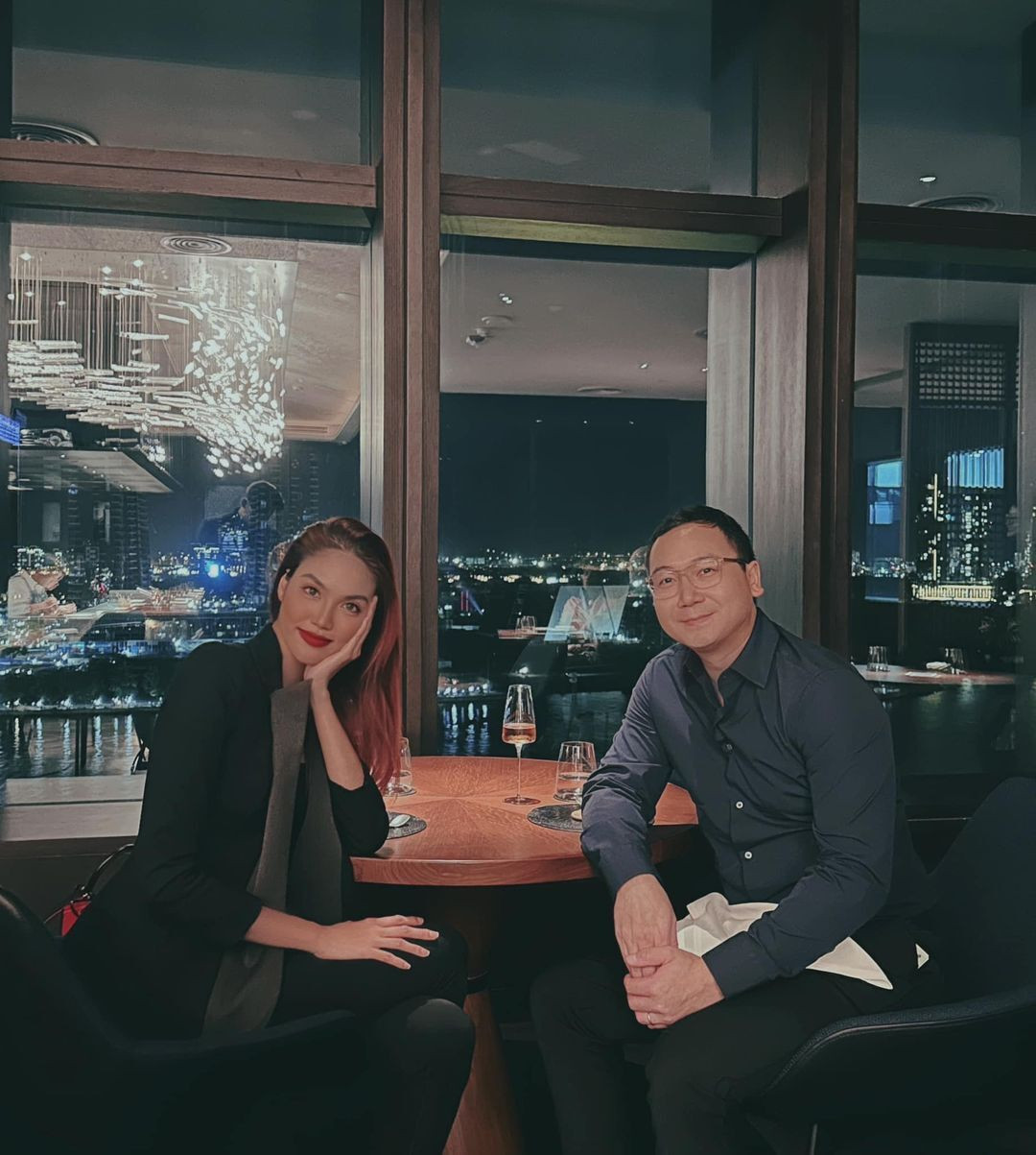 Sao Việt 5/10: Vợ chồng NSND Hồng Vân trẻ trung, khỏe khoắn sau khi giảm cân - 10