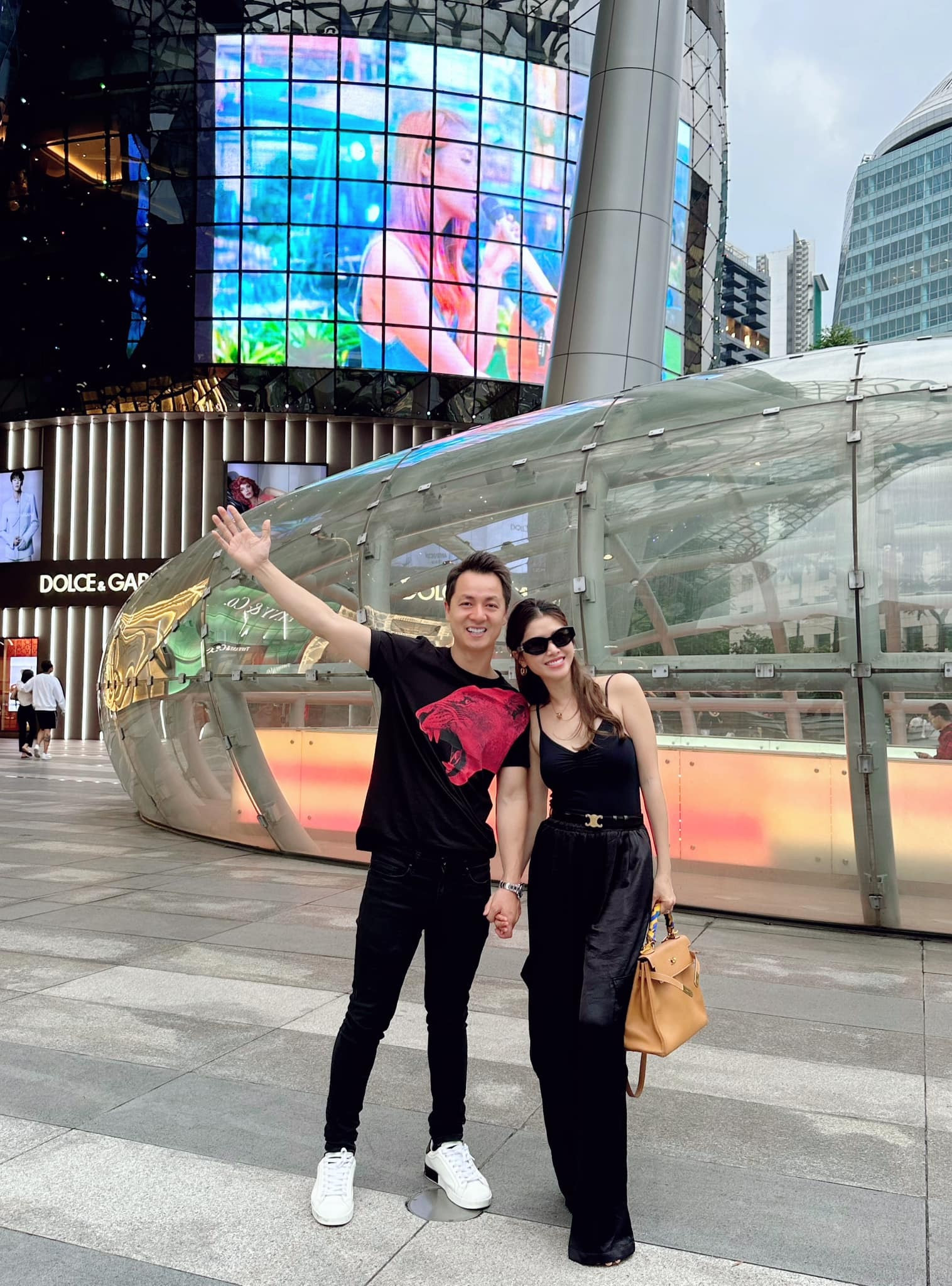 Sao Việt 5/10: Vợ chồng NSND Hồng Vân trẻ trung, khỏe khoắn sau khi giảm cân - 8